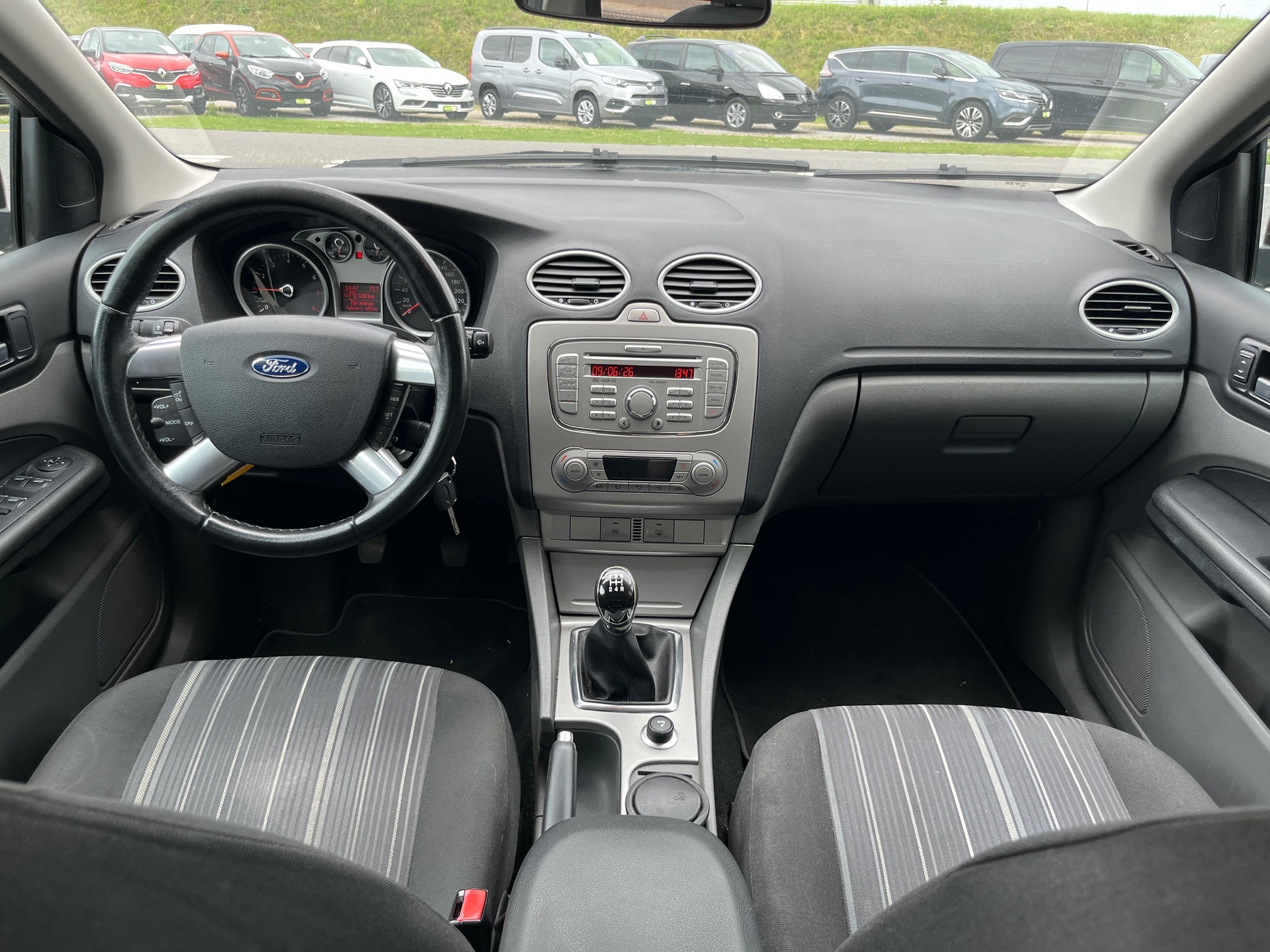 FORD Focus 1.6i 16V — zdjęcie 7