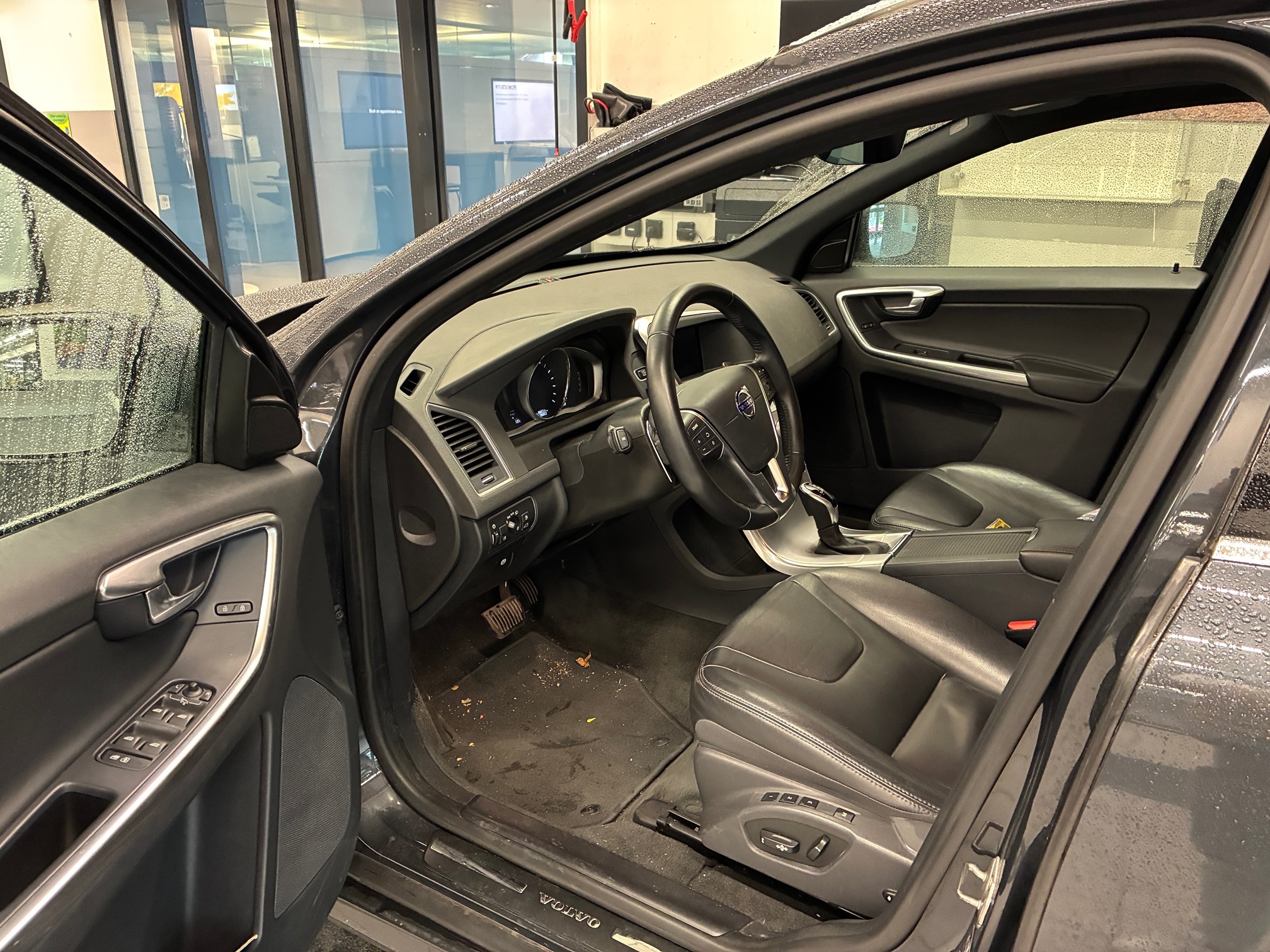VOLVO XC60 — zdjęcie 15