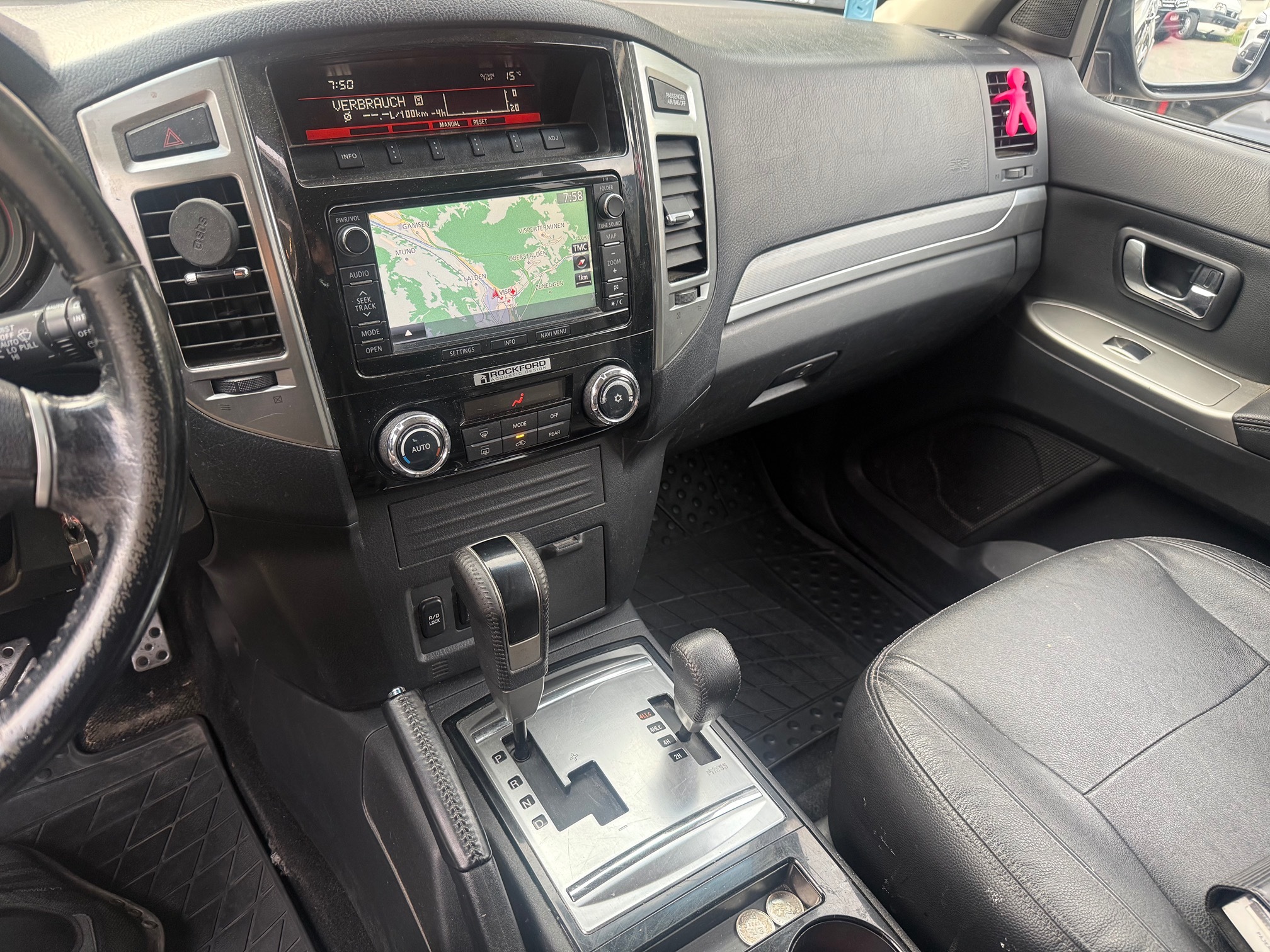 MITSUBISHI Pajero — zdjęcie 9
