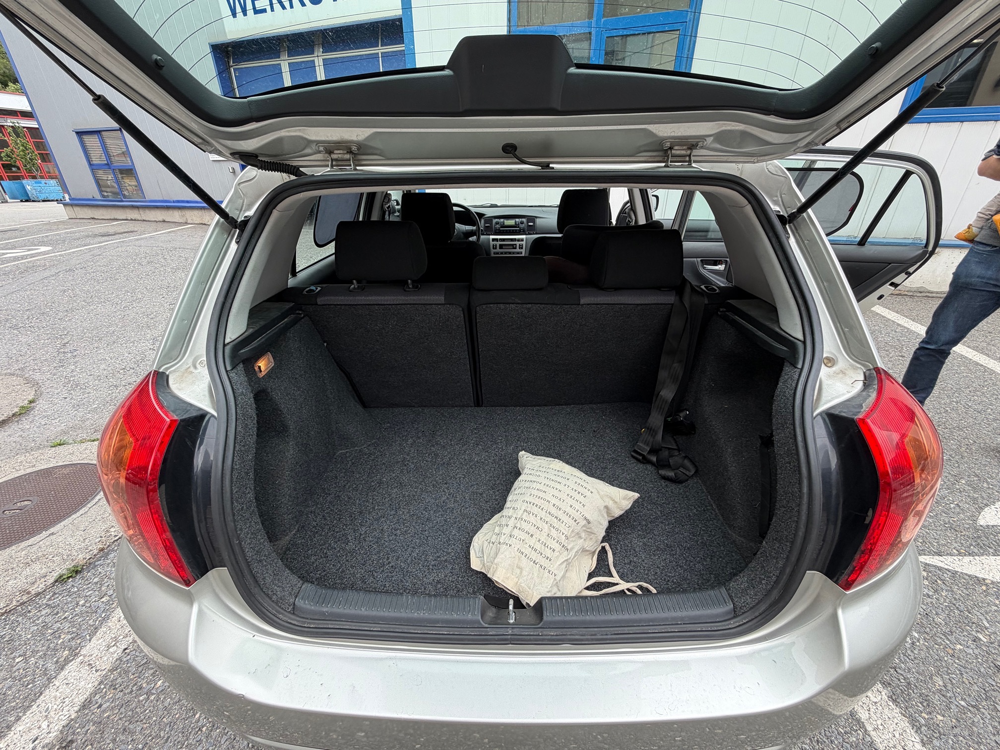 TOYOTA Corolla 1.6 — zdjęcie 14