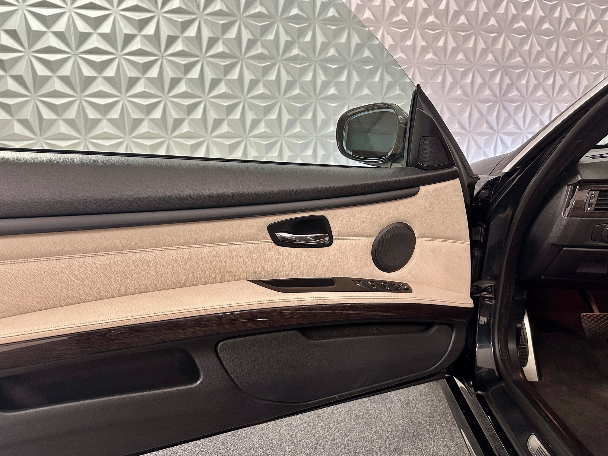 BMW 325i Cabrio — zdjęcie 12