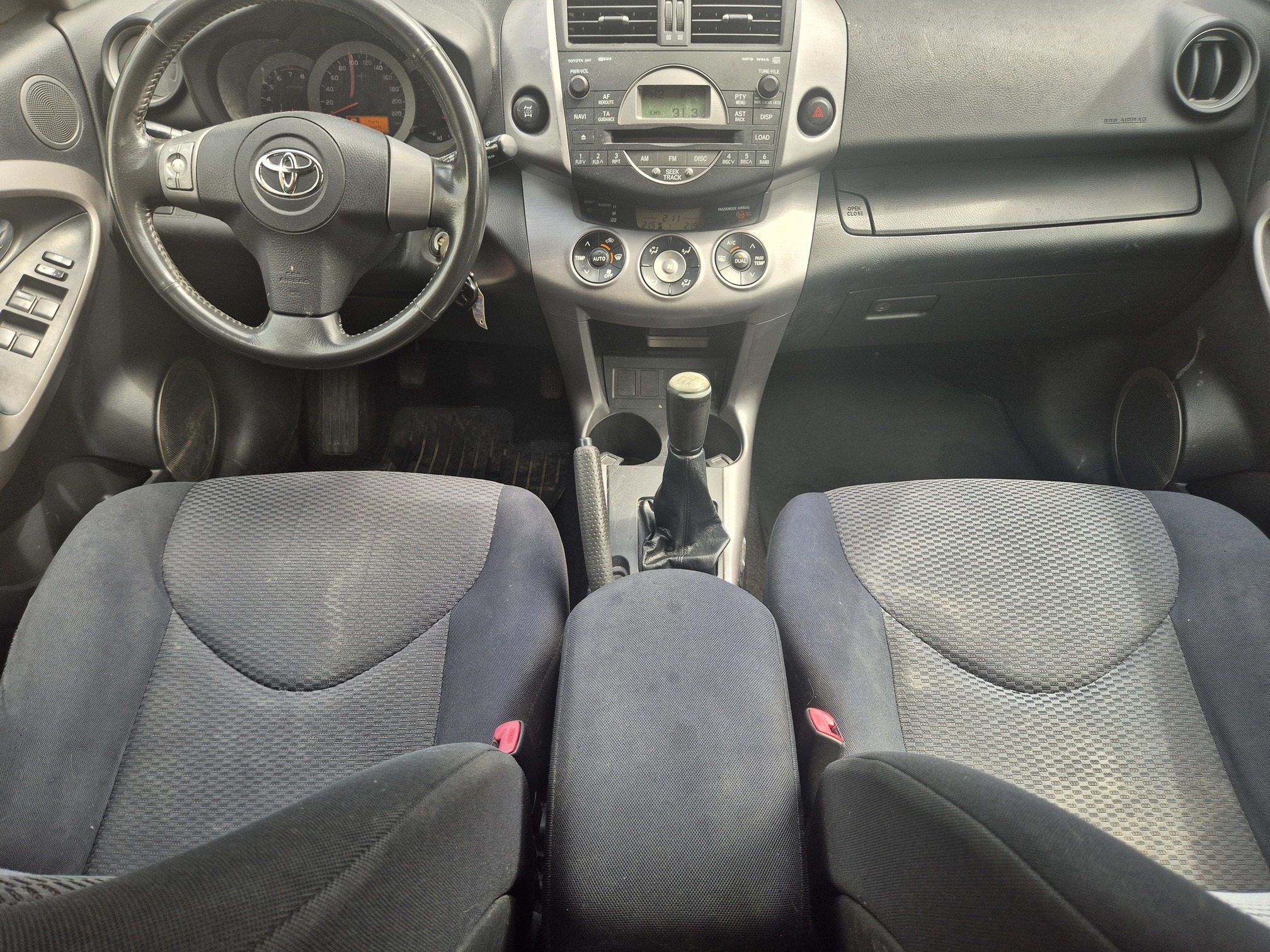 TOYOTA RAV4 2.0 — zdjęcie 13