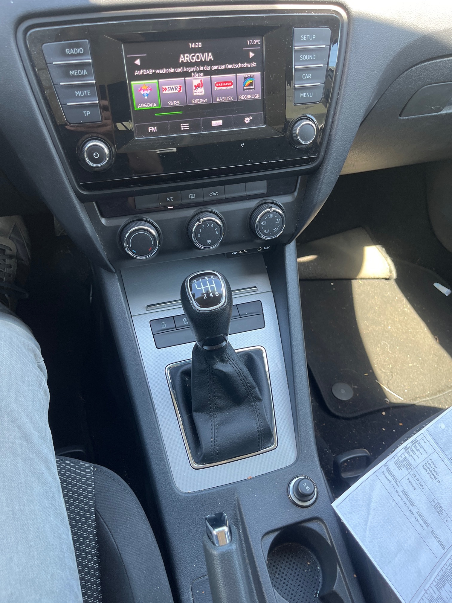 SKODA Octavia 1.4 Combi — zdjęcie 12