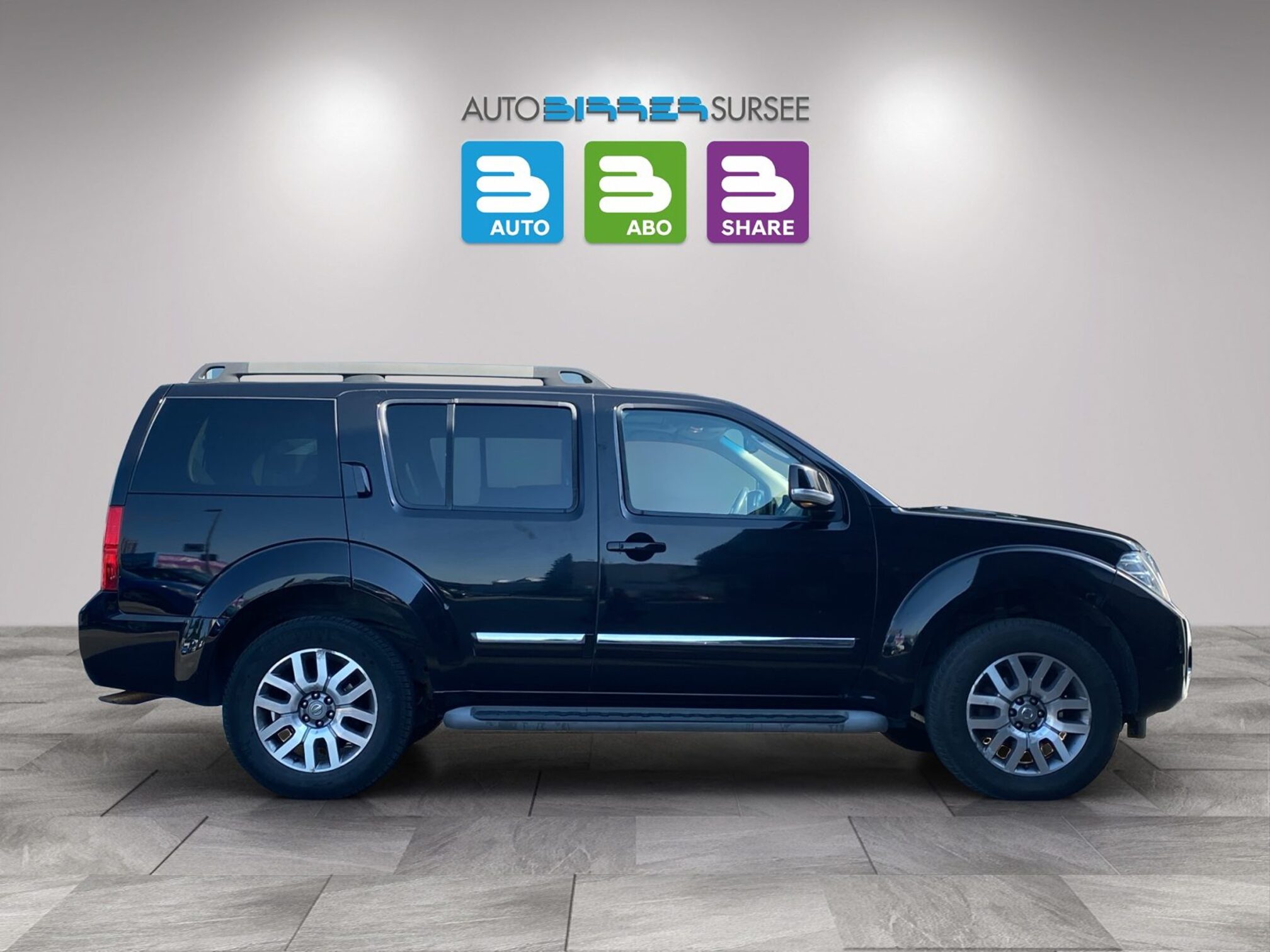 NISSAN Pathfinder — zdjęcie 15