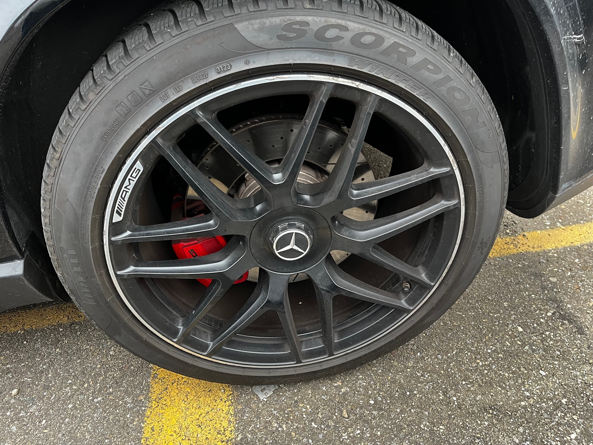 MERCEDES-BENZ AMG GLE 63 S — zdjęcie 15