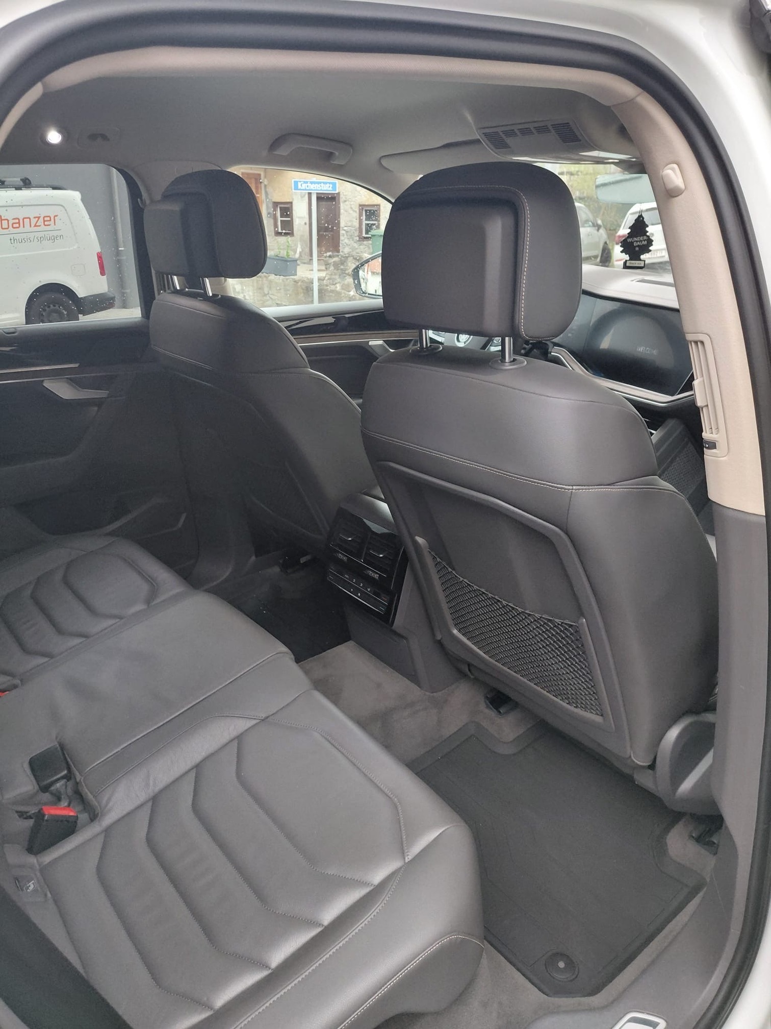 VW Touareg — zdjęcie 9