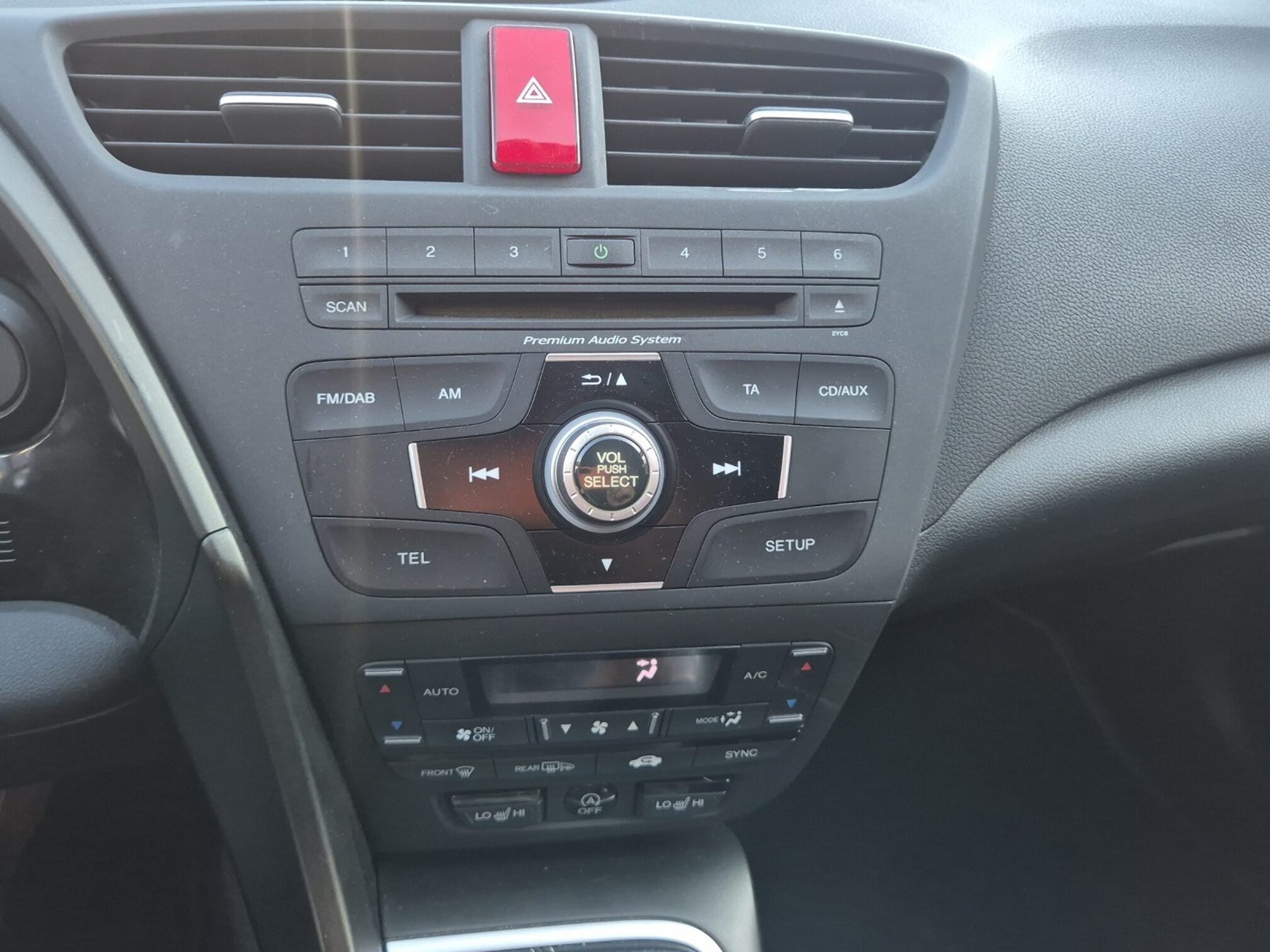 HONDA Civic 5DR 1,6i-DTEC Lifestyle — zdjęcie 14