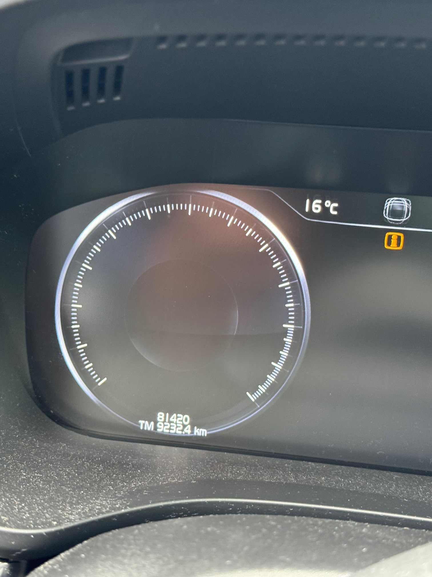 VOLVO XC60 T5 AWD — zdjęcie 15