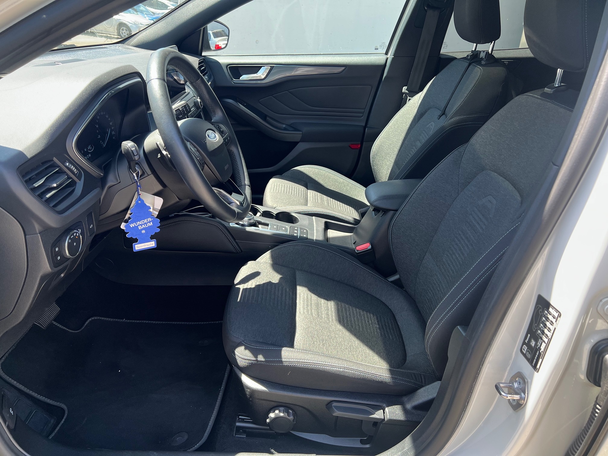 FORD Focus 1.5 SCTi — zdjęcie 9
