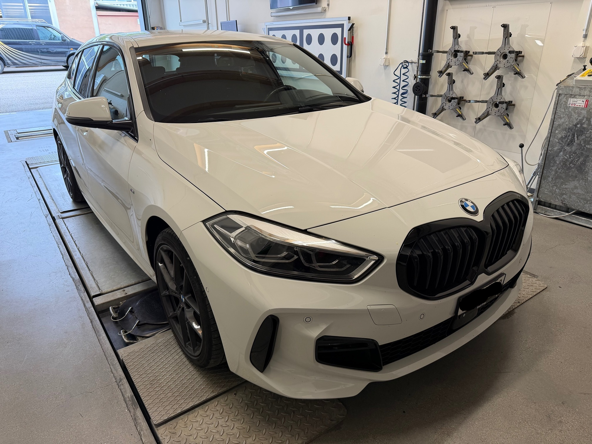 BMW 120d xDrive — zdjęcie 2