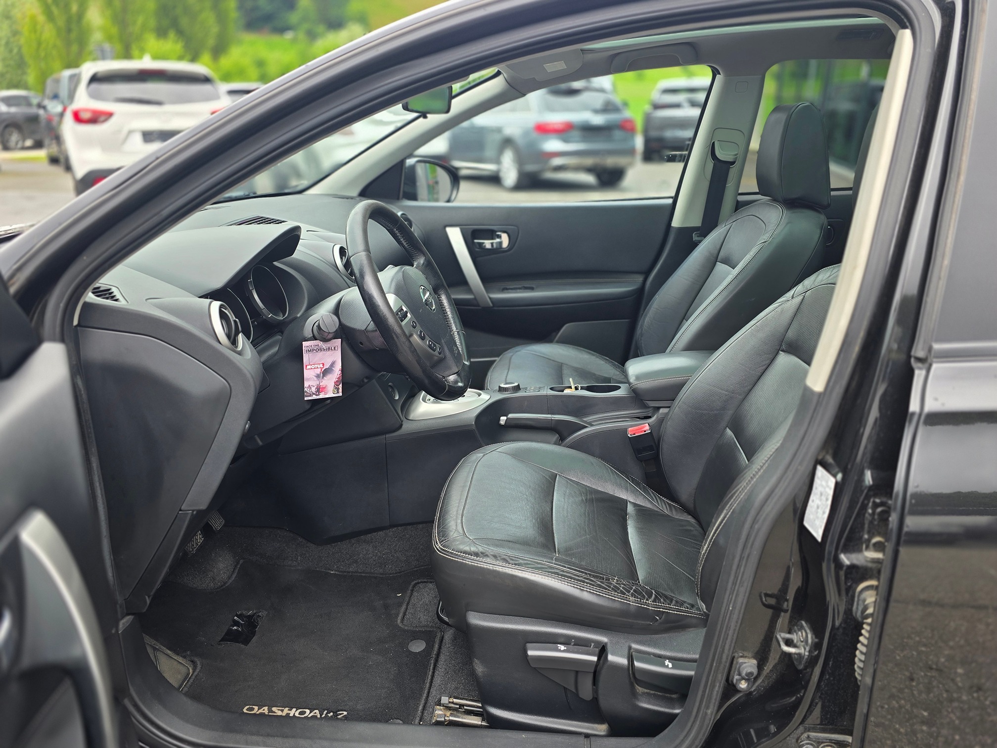 NISSAN Qashqai+2 — zdjęcie 9