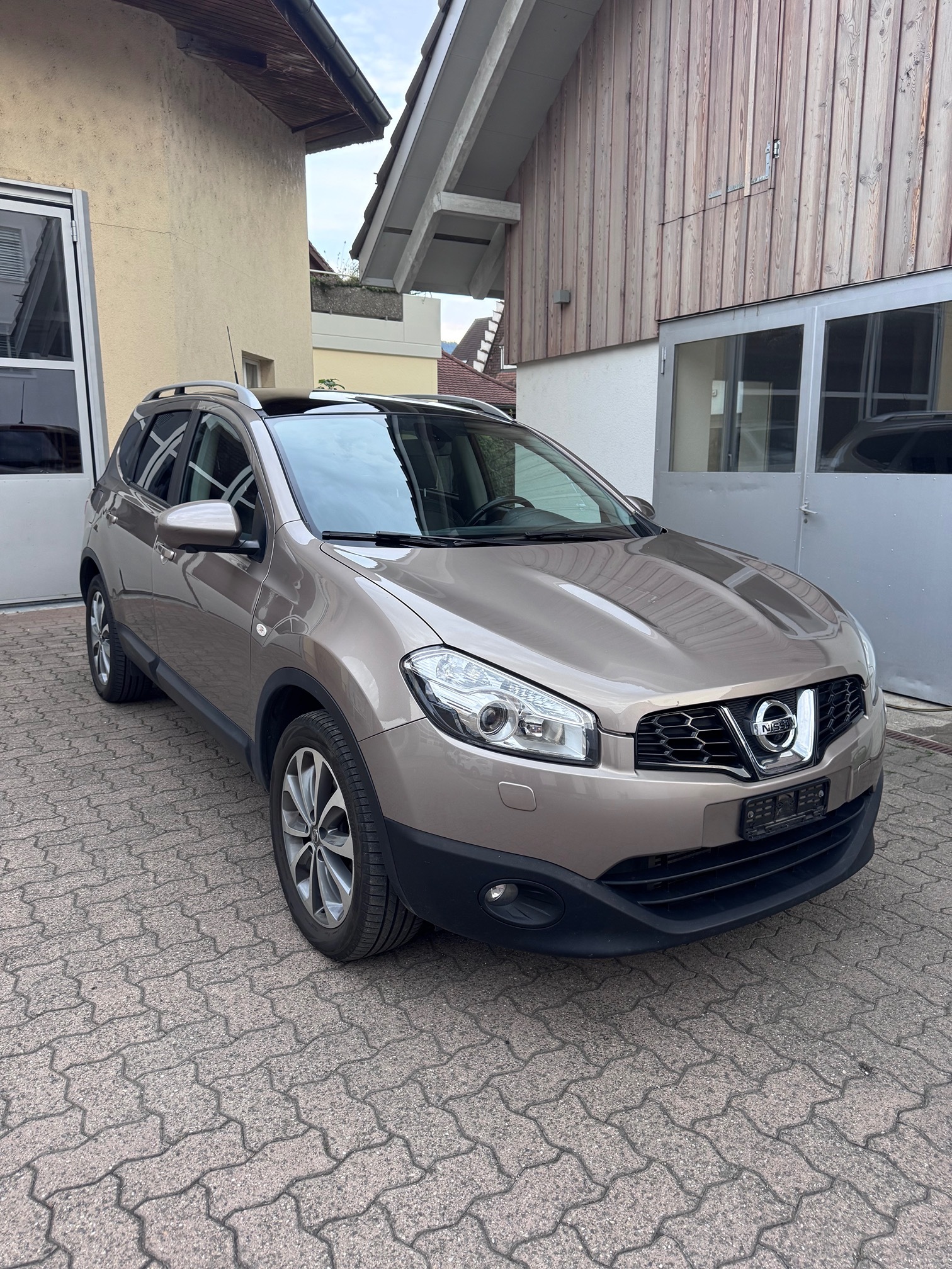 NISSAN Qashqai+2 4x4
