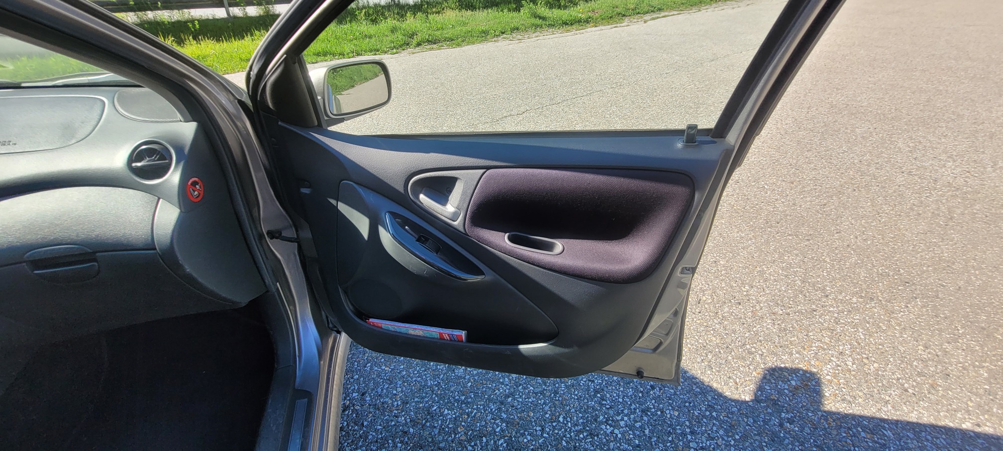 TOYOTA Yaris 1.5 TS — zdjęcie 14