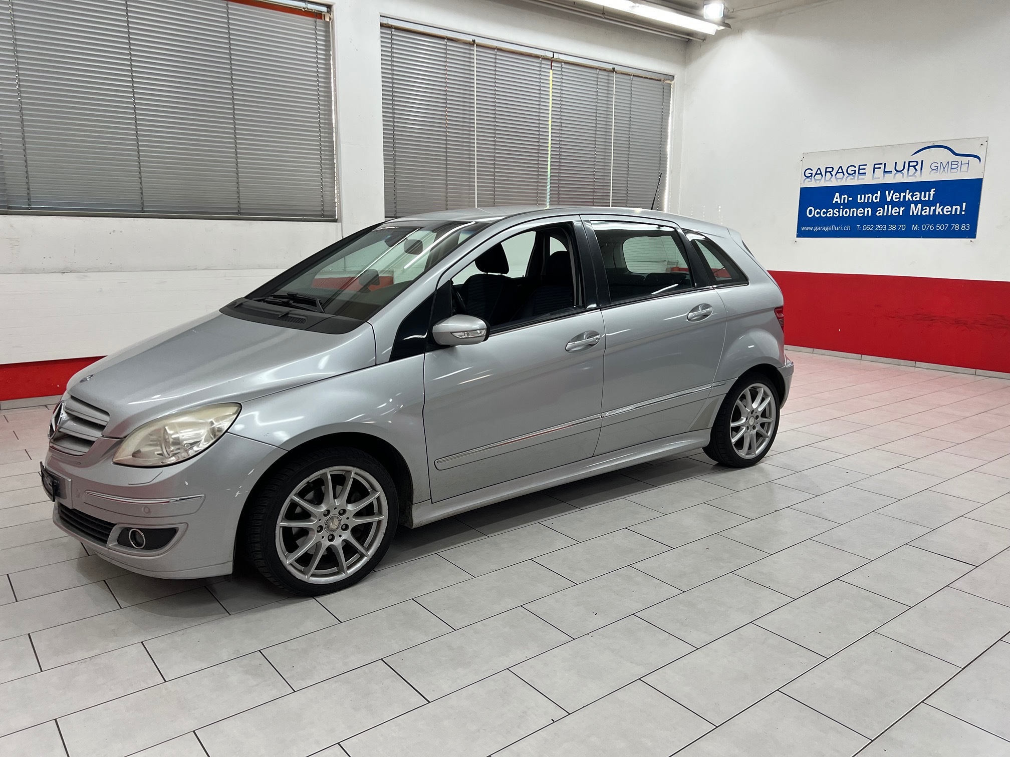 MERCEDES-BENZ B 200 CDI — zdjęcie 2