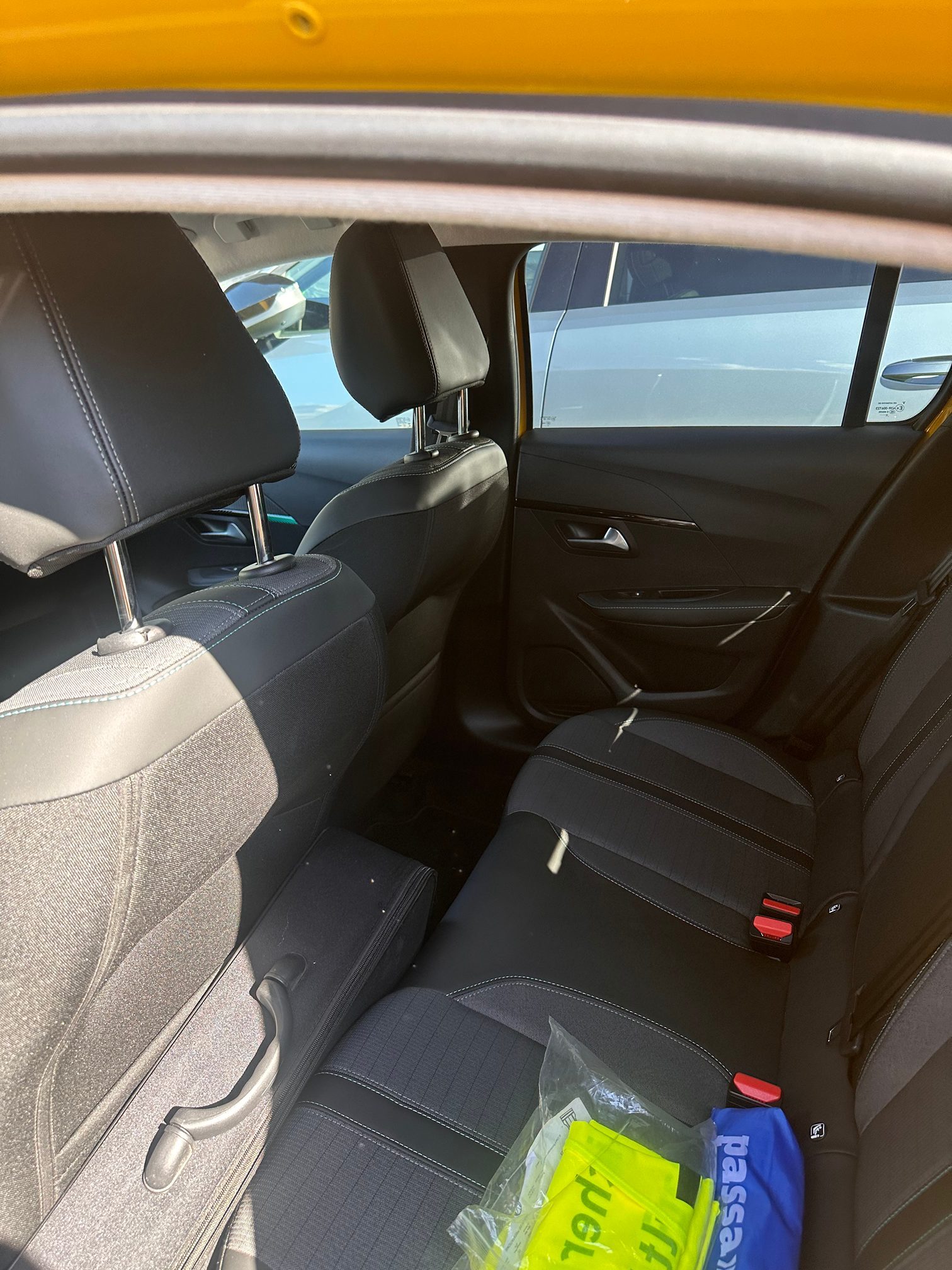 PEUGEOT e-208 — zdjęcie 8