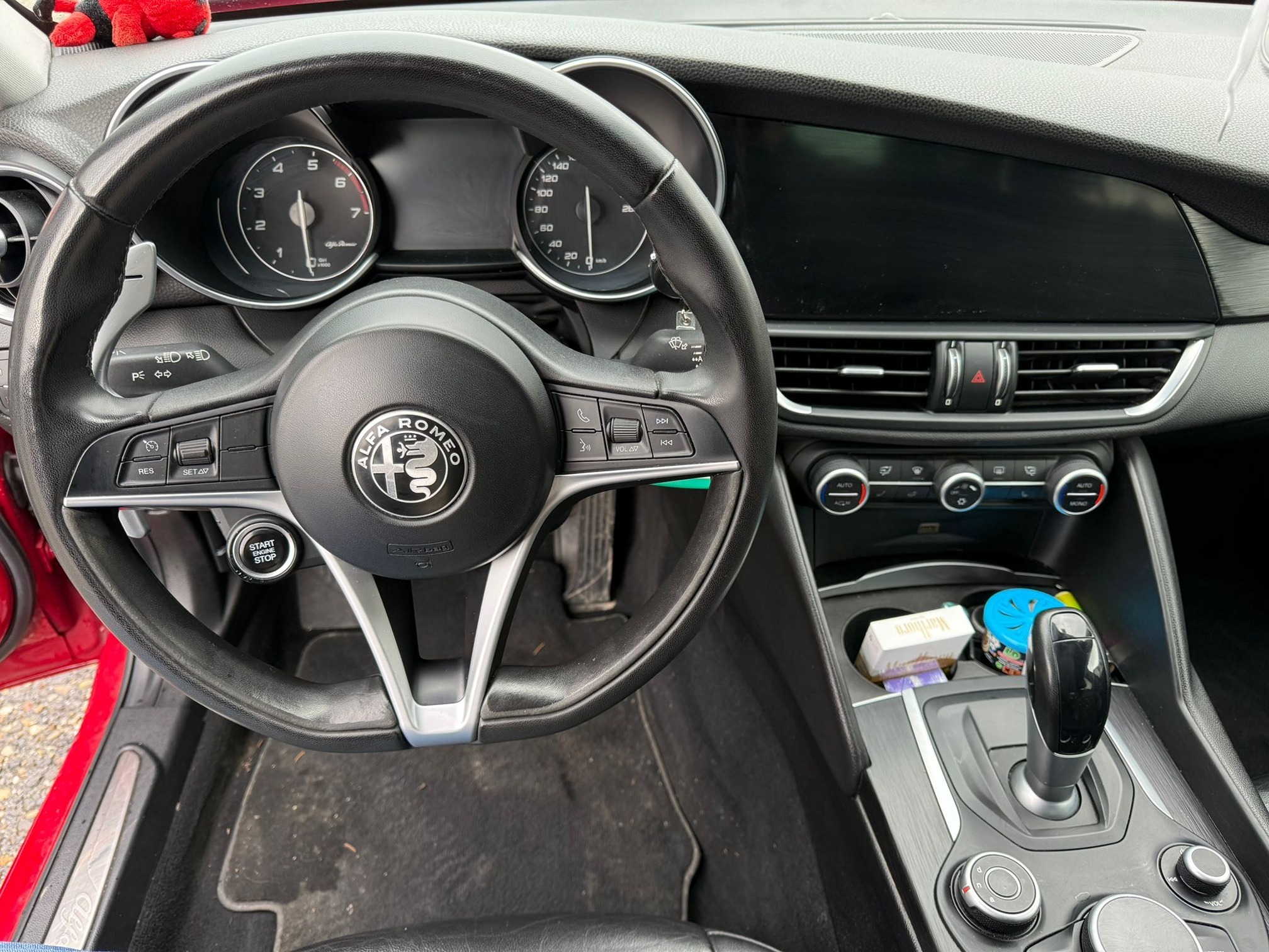 ALFA ROMEO Giulia 2.0 AT — zdjęcie 15