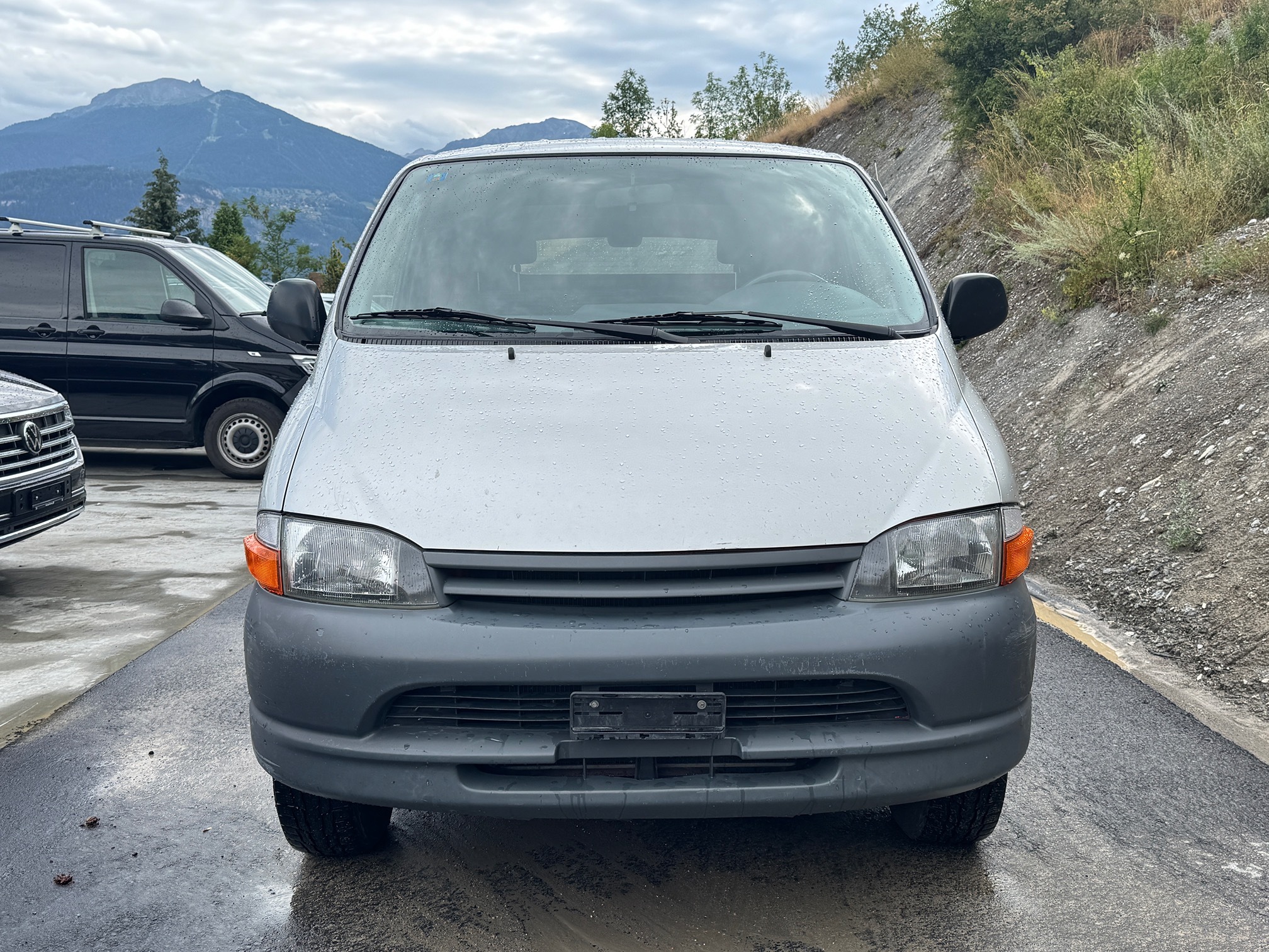TOYOTA HIACE 2.7 4WD — zdjęcie 11