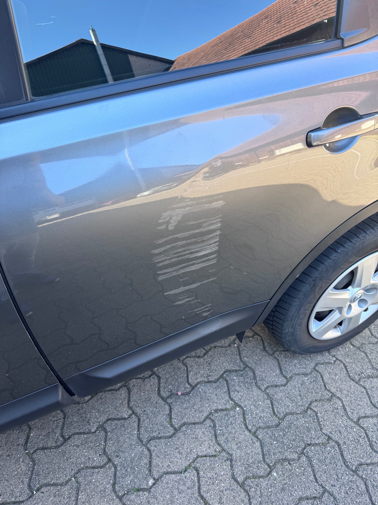 NISSAN Qashqai 1.6 — zdjęcie 9