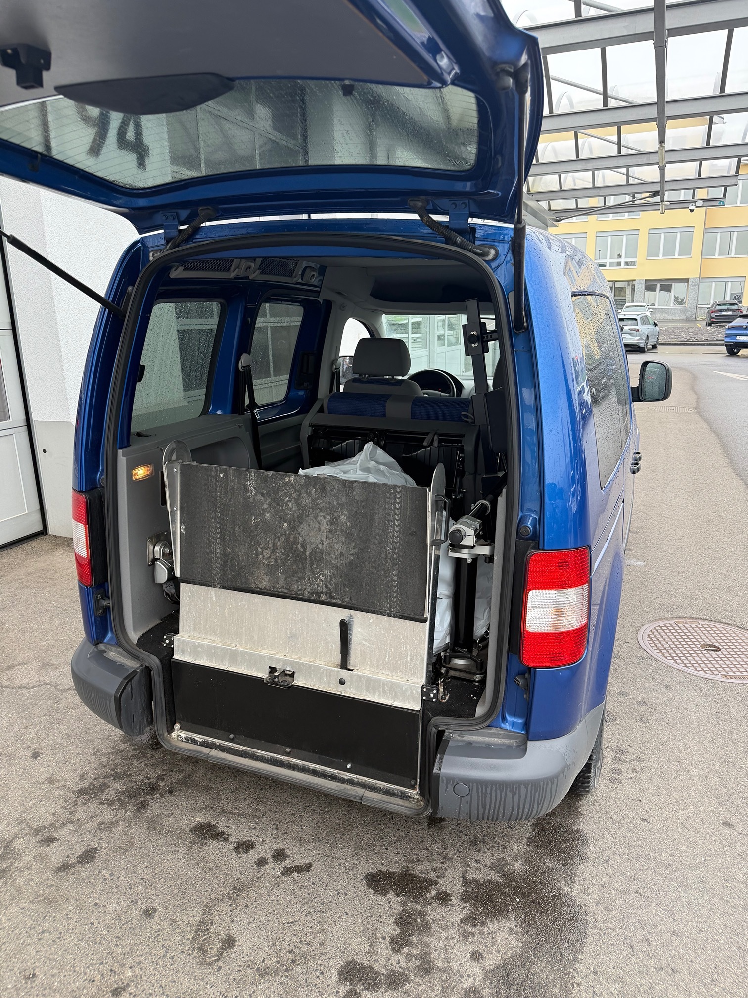 VW Caddy — zdjęcie 7