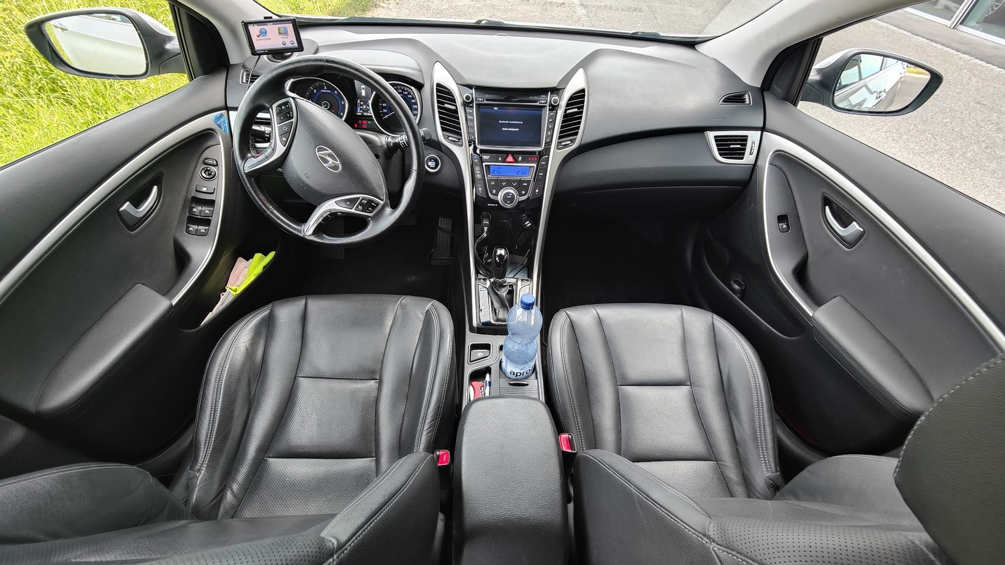 HYUNDAI i30 1.6 CRDI ISG — zdjęcie 8