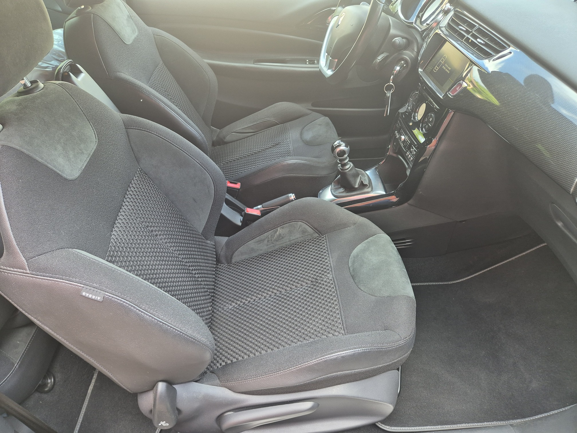 CITROEN DS3 1.6i — zdjęcie 9