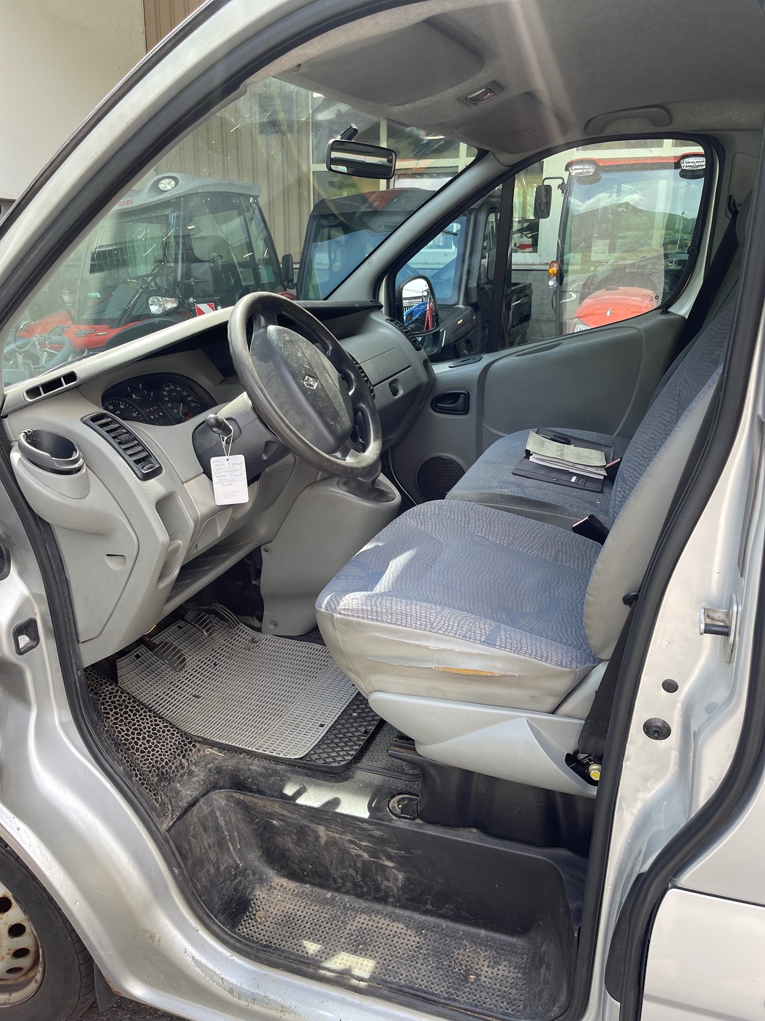 RENAULT Trafic dCi 100 — zdjęcie 8