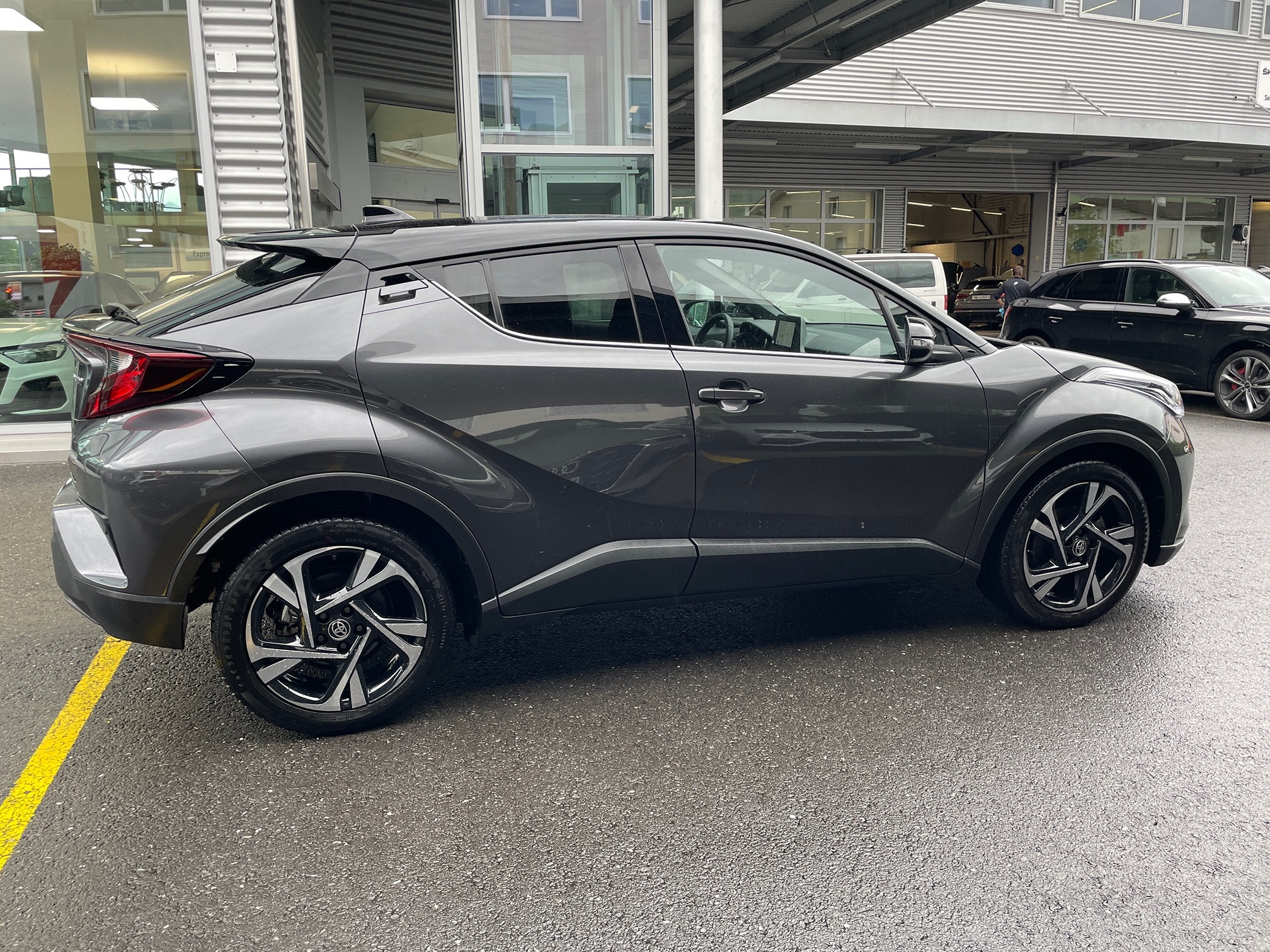 TOYOTA C-HR 1.8 Hybrid — zdjęcie 5