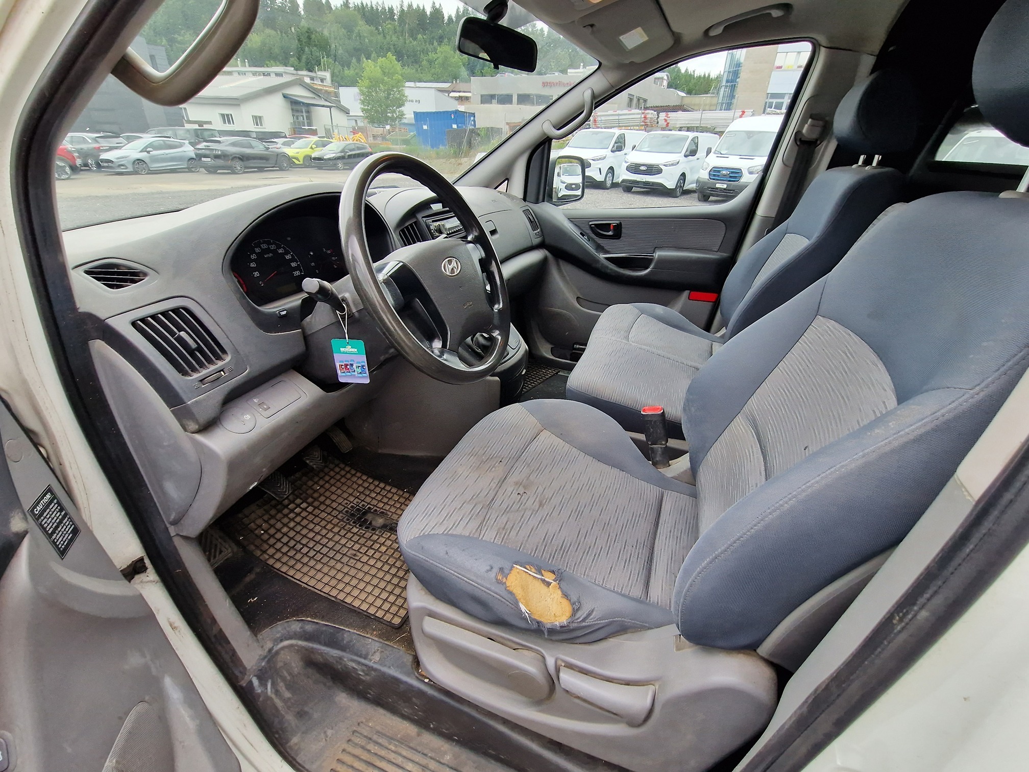 HYUNDAI H-1 Cargo — zdjęcie 14