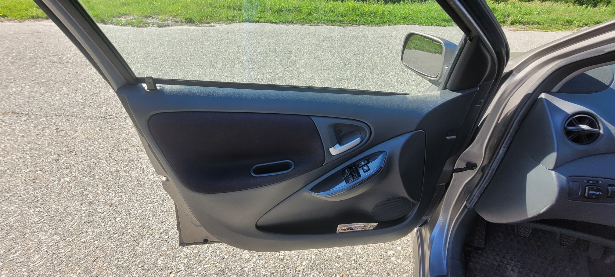 TOYOTA Yaris 1.5 TS — zdjęcie 12