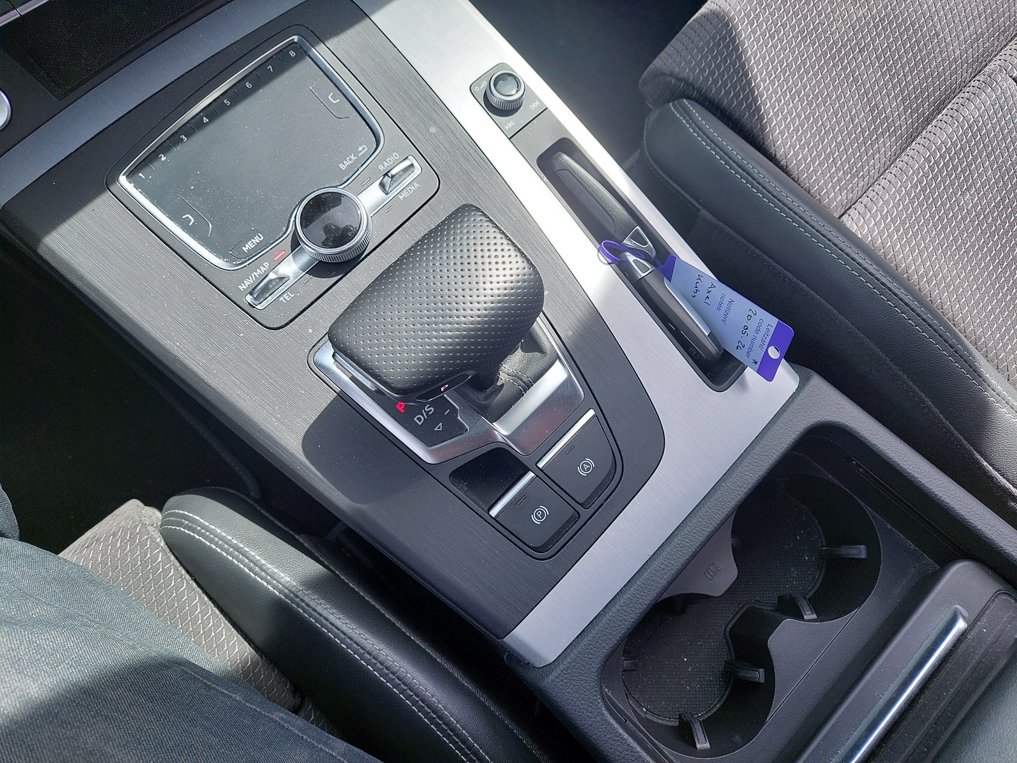 AUDI Q5 40 TDI quattro — zdjęcie 13