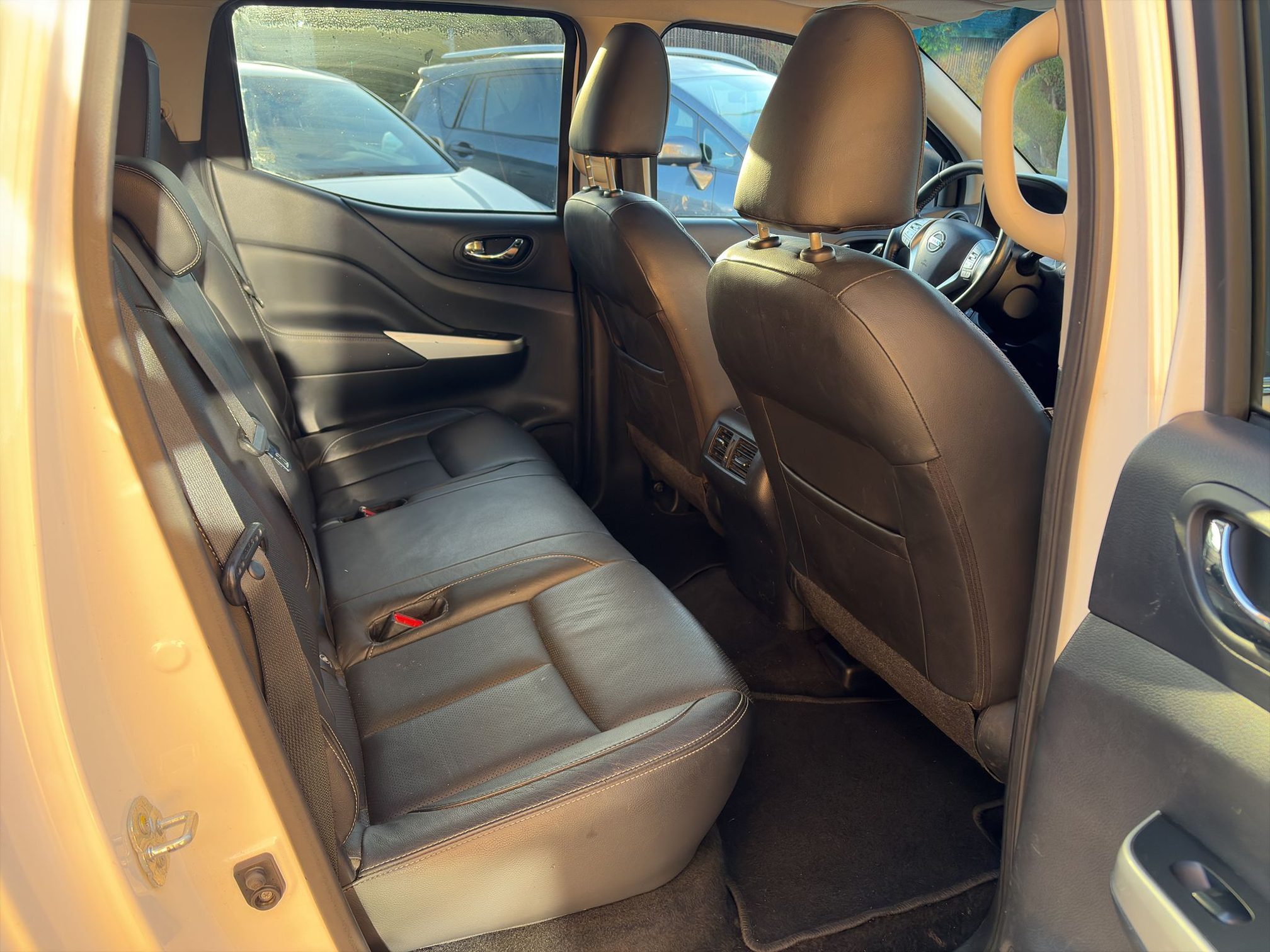 NISSAN NP300 Navara DC — zdjęcie 12