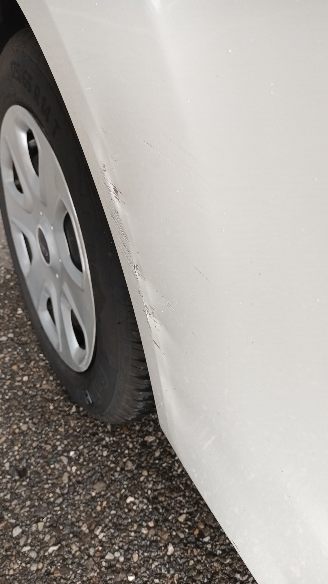 FORD Ka 1.2i — zdjęcie 12