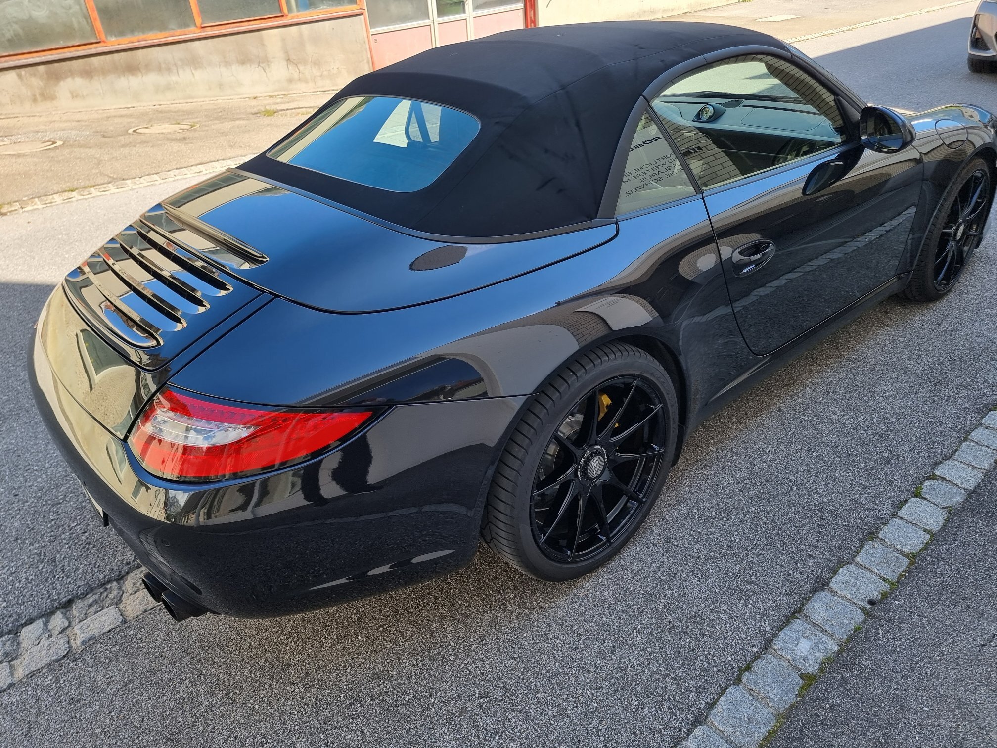 PORSCHE 911 Carrera S Cab. — zdjęcie 8