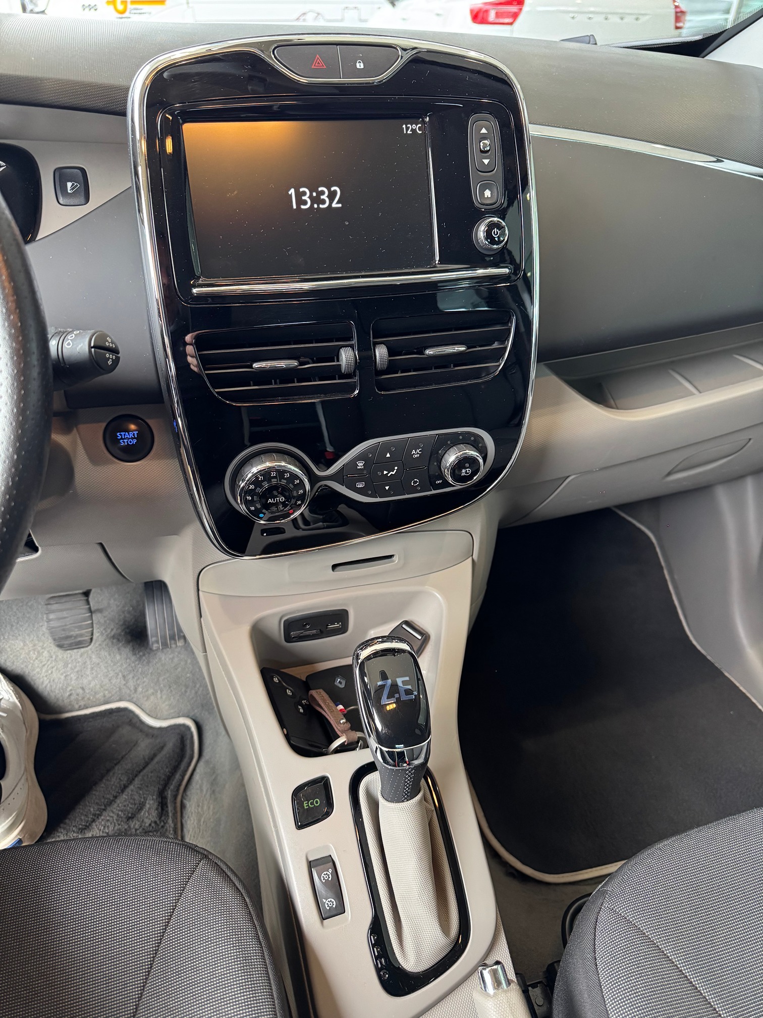 RENAULT Zoe — zdjęcie 15