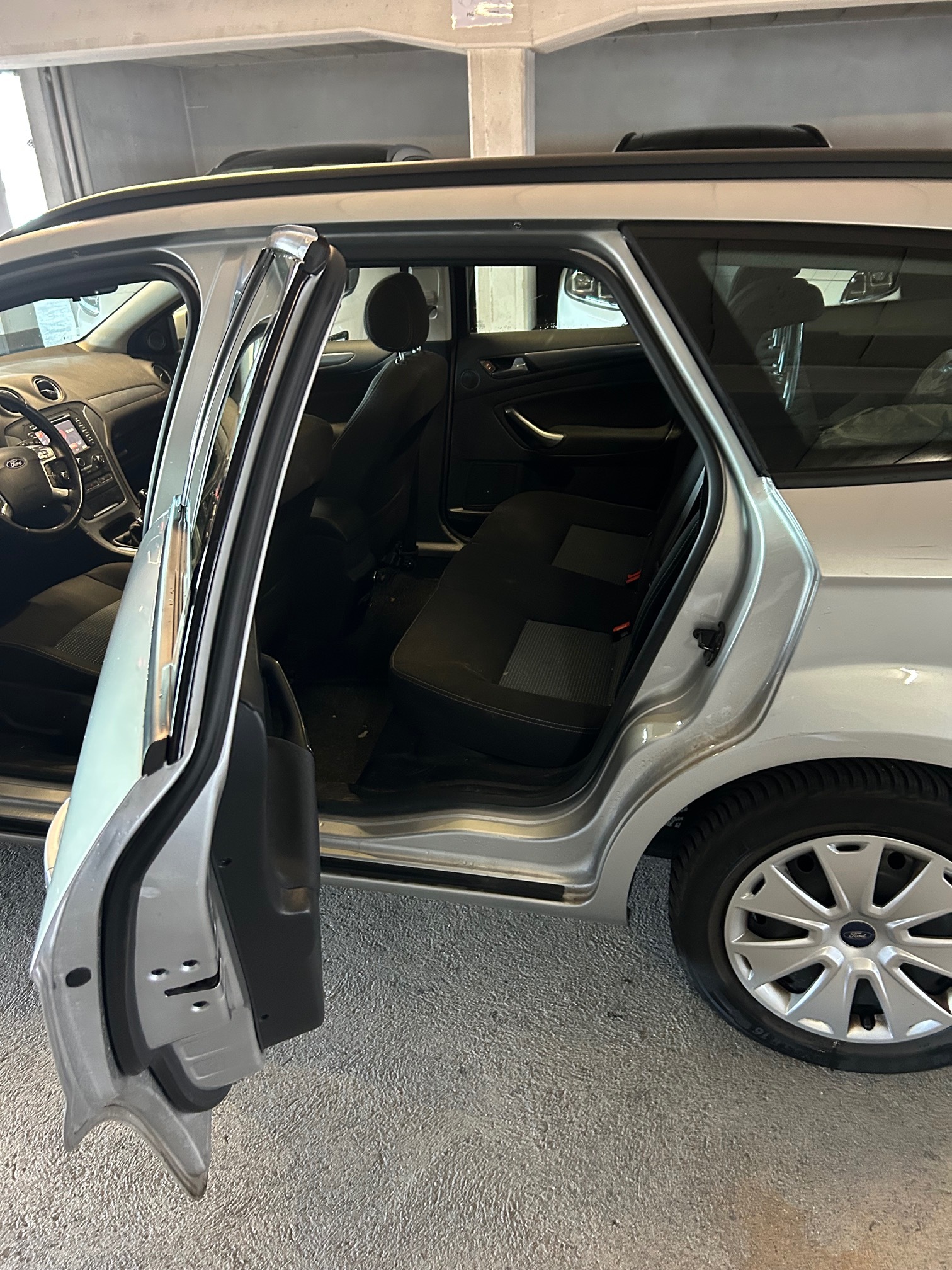 FORD Mondeo 1.6 SCTi — zdjęcie 14