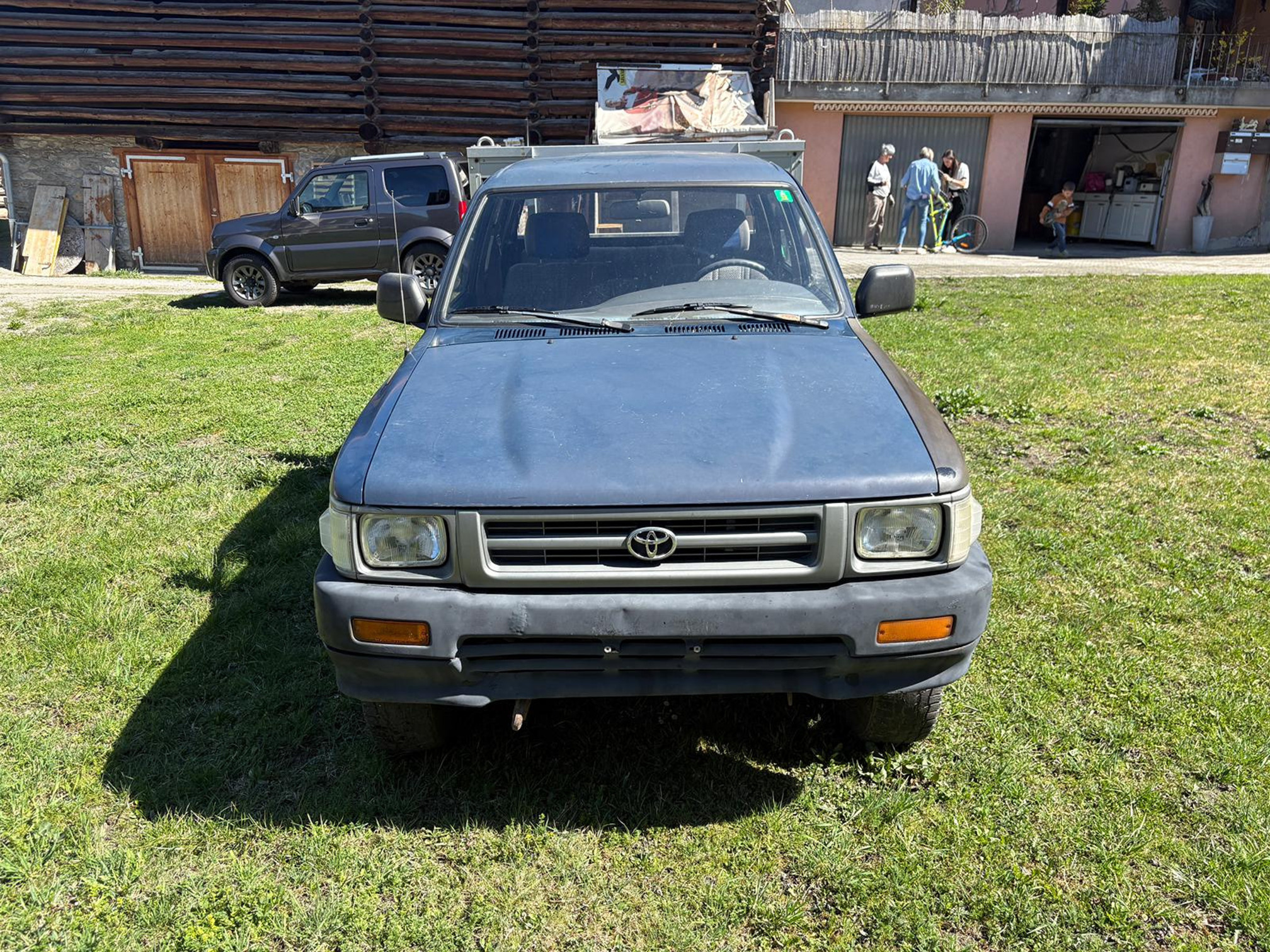 TOYOTA Hilux 4WD — zdjęcie 3