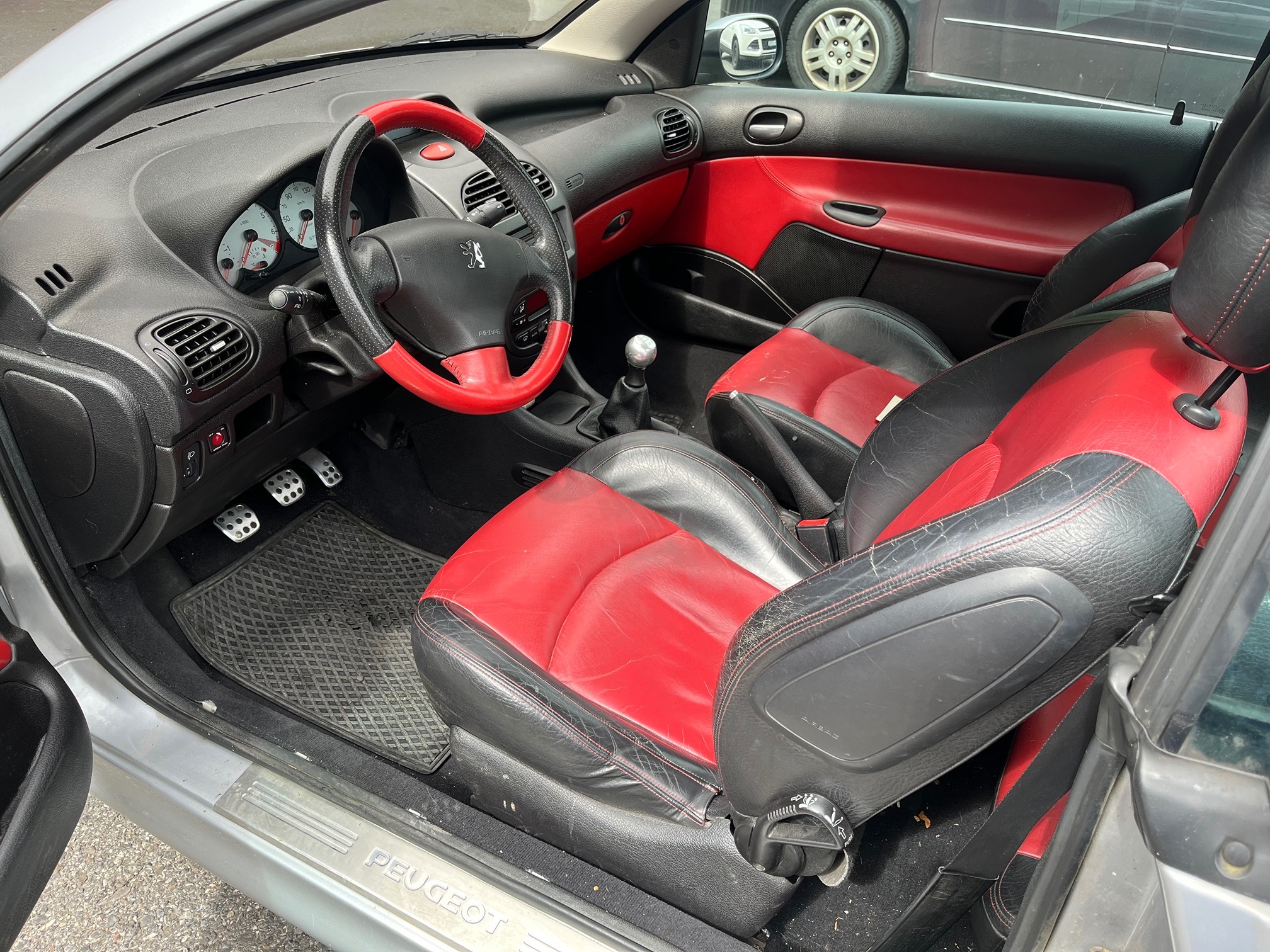 PEUGEOT 206 2.0 Cabrio — zdjęcie 11