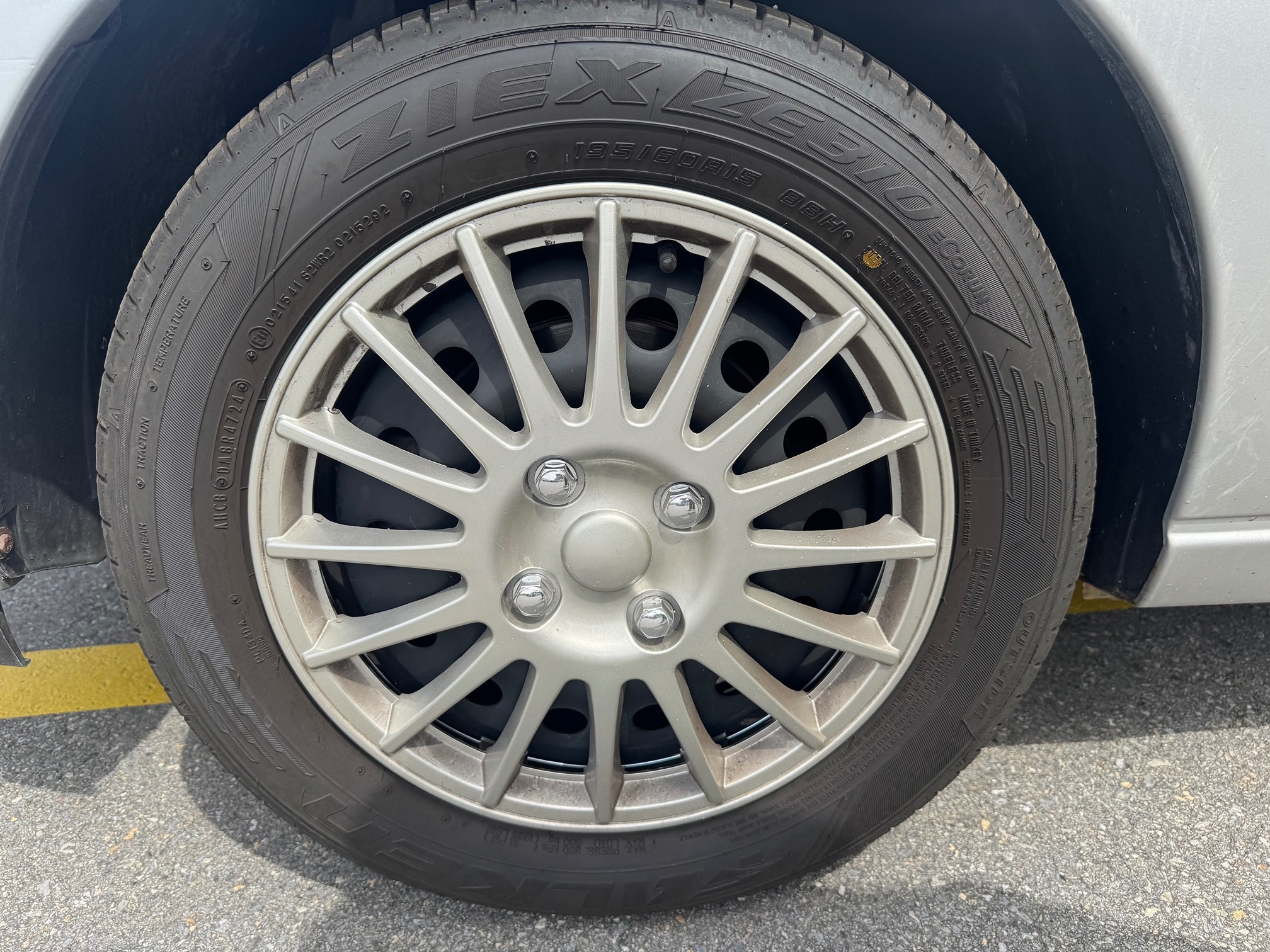 FORD Focus 1.6 16V — zdjęcie 14