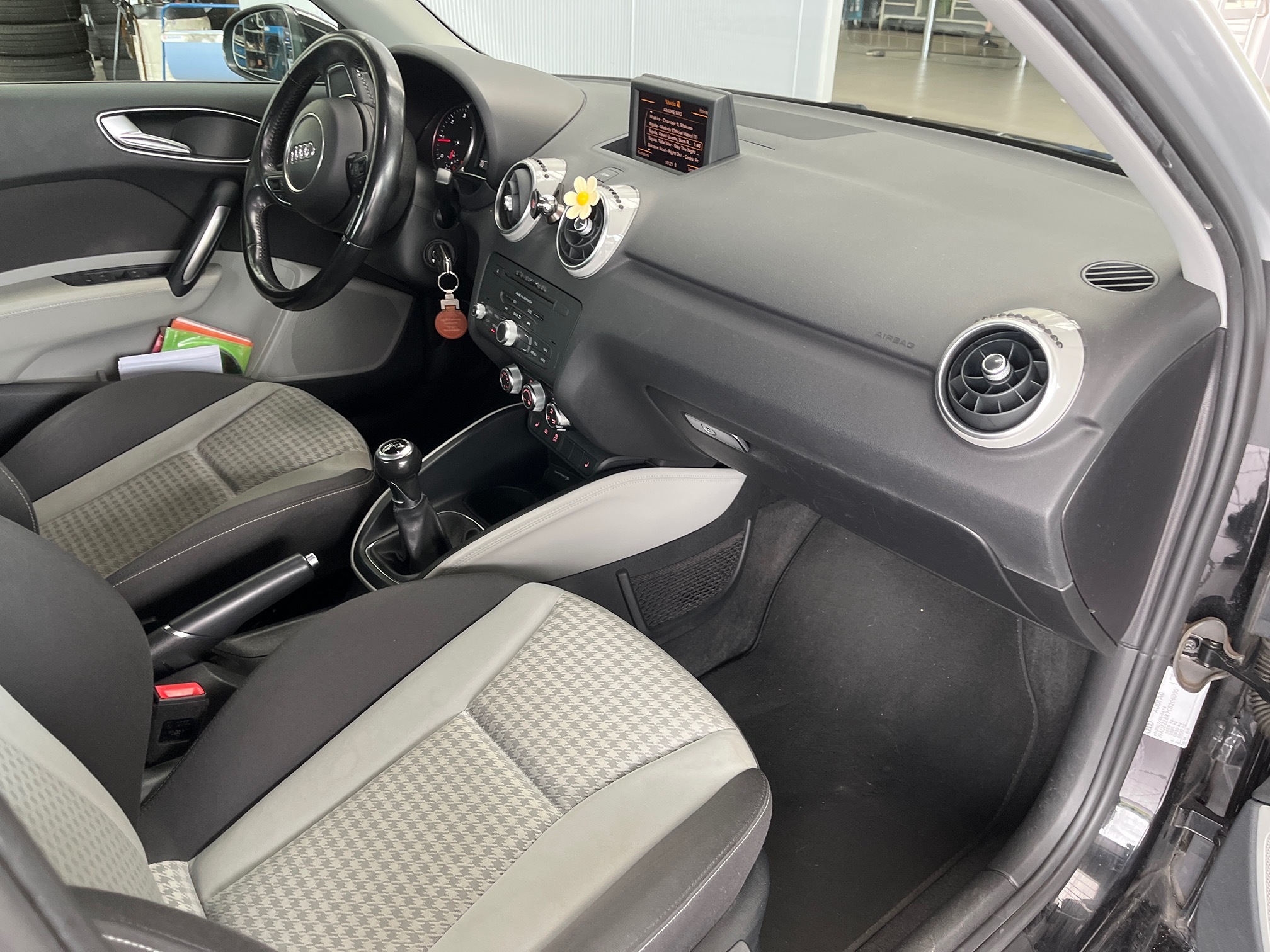 AUDI A1 1.6 SB D 99GR. — zdjęcie 6