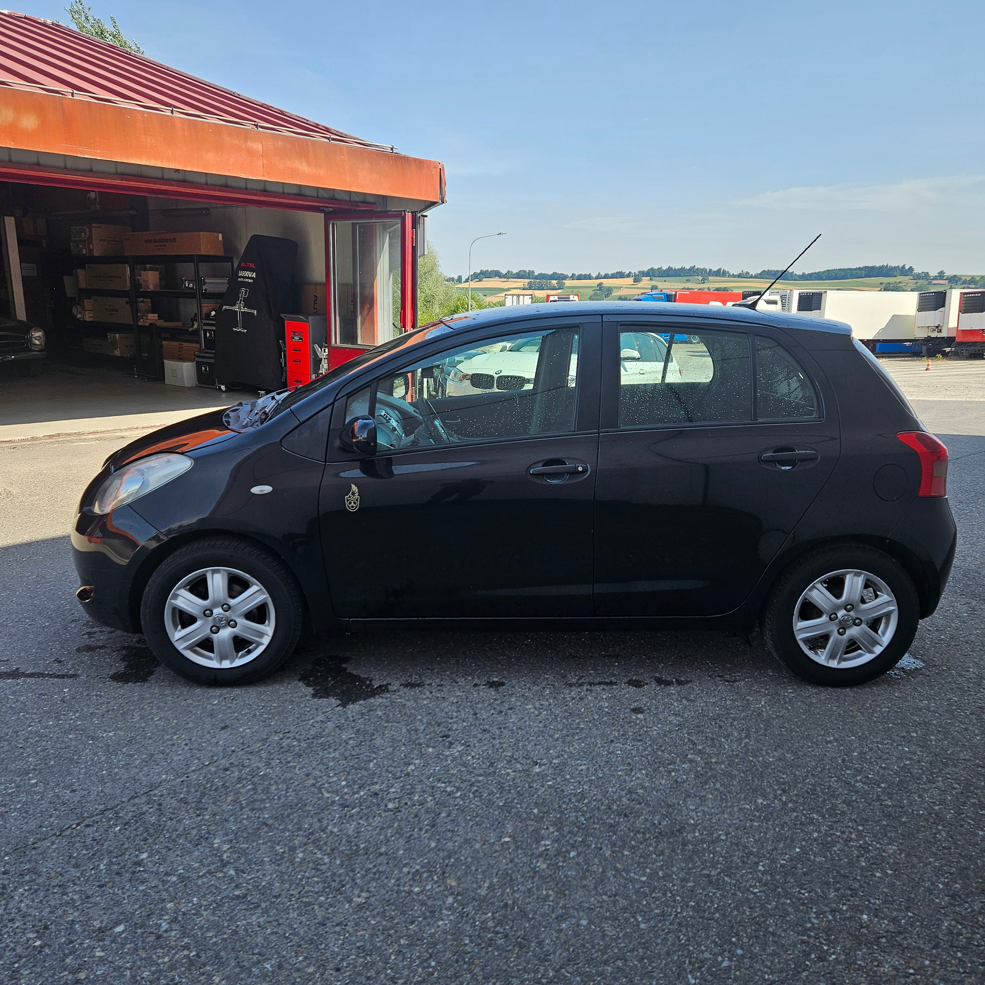 TOYOTA Yaris 1.3 — zdjęcie 4