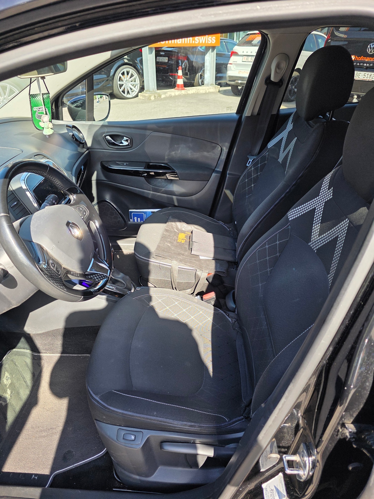 RENAULT Captur 1.2 120EDC — zdjęcie 10