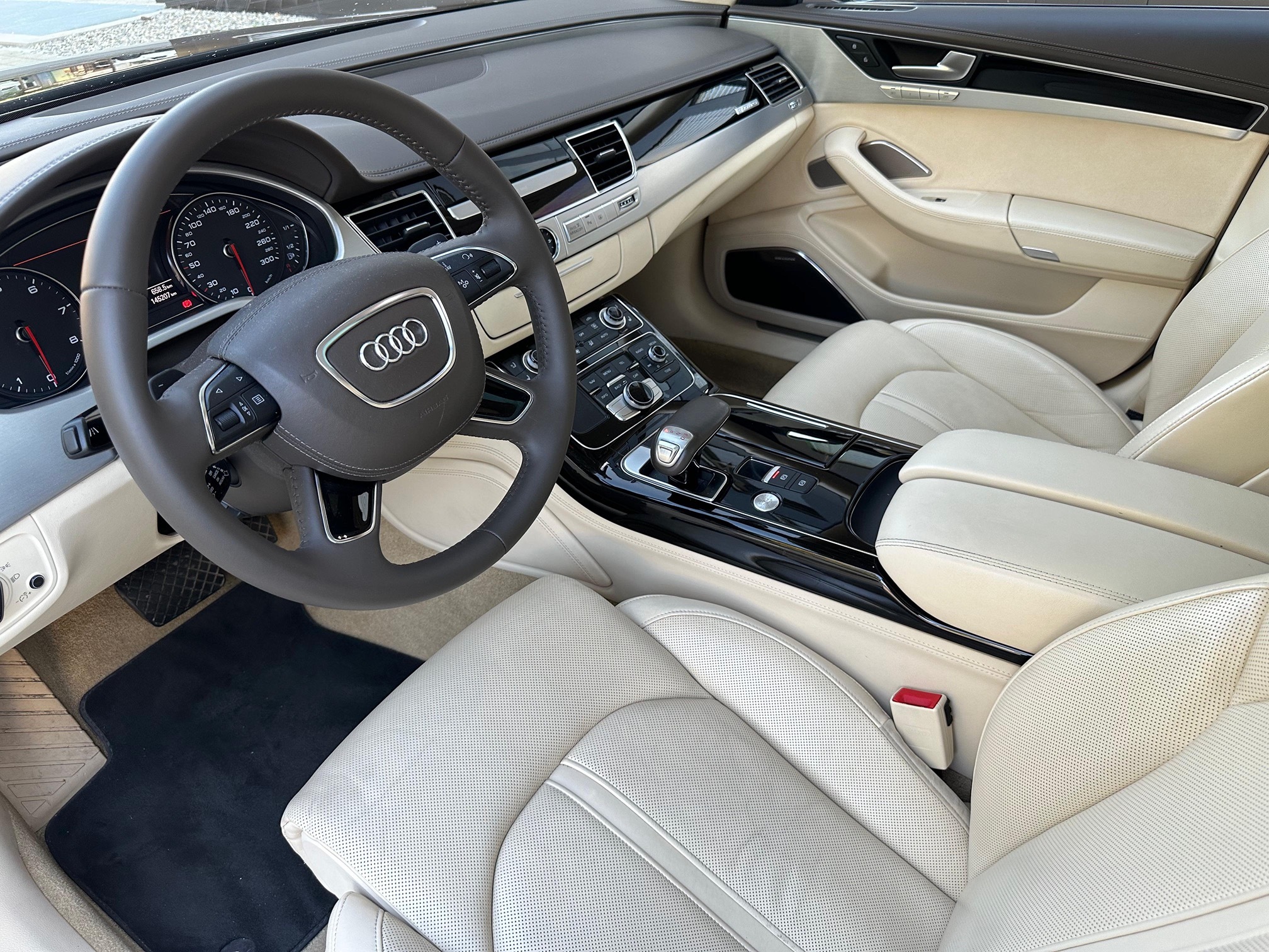 AUDI A8 L 4.0 TFSI — zdjęcie 6