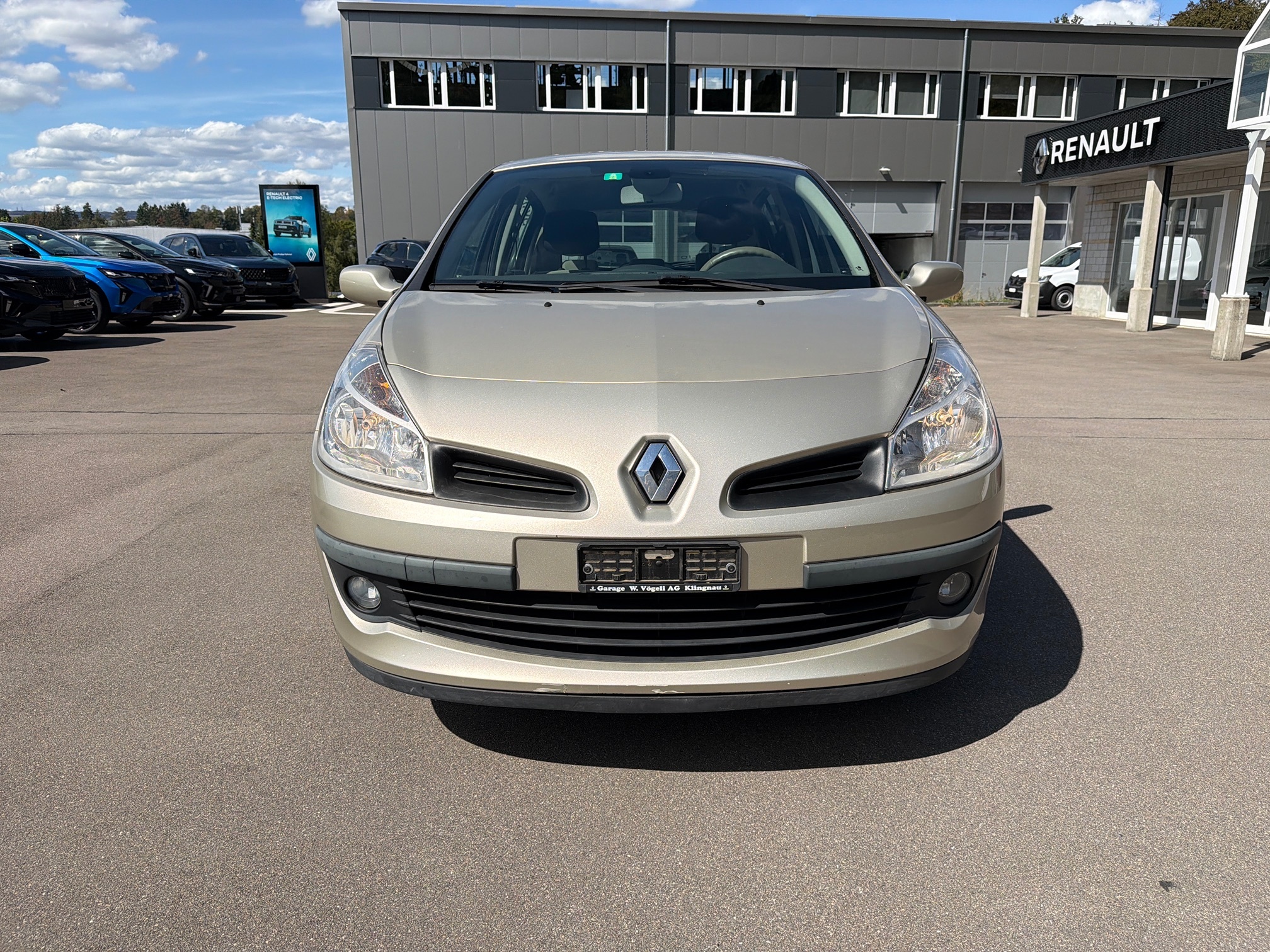 RENAULT Clio 1.6 16V — zdjęcie 8