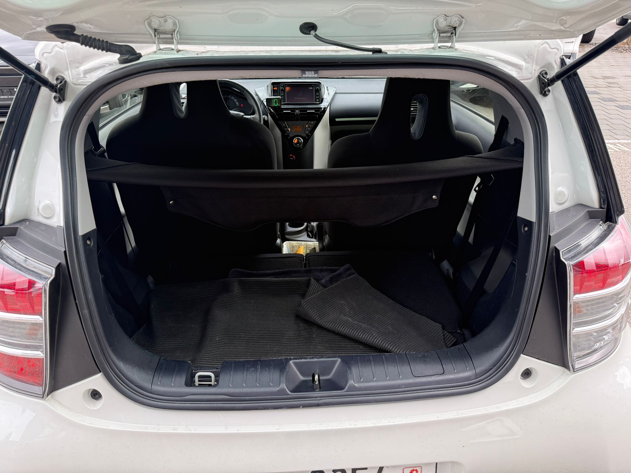 TOYOTA IQ 1.33 — zdjęcie 13