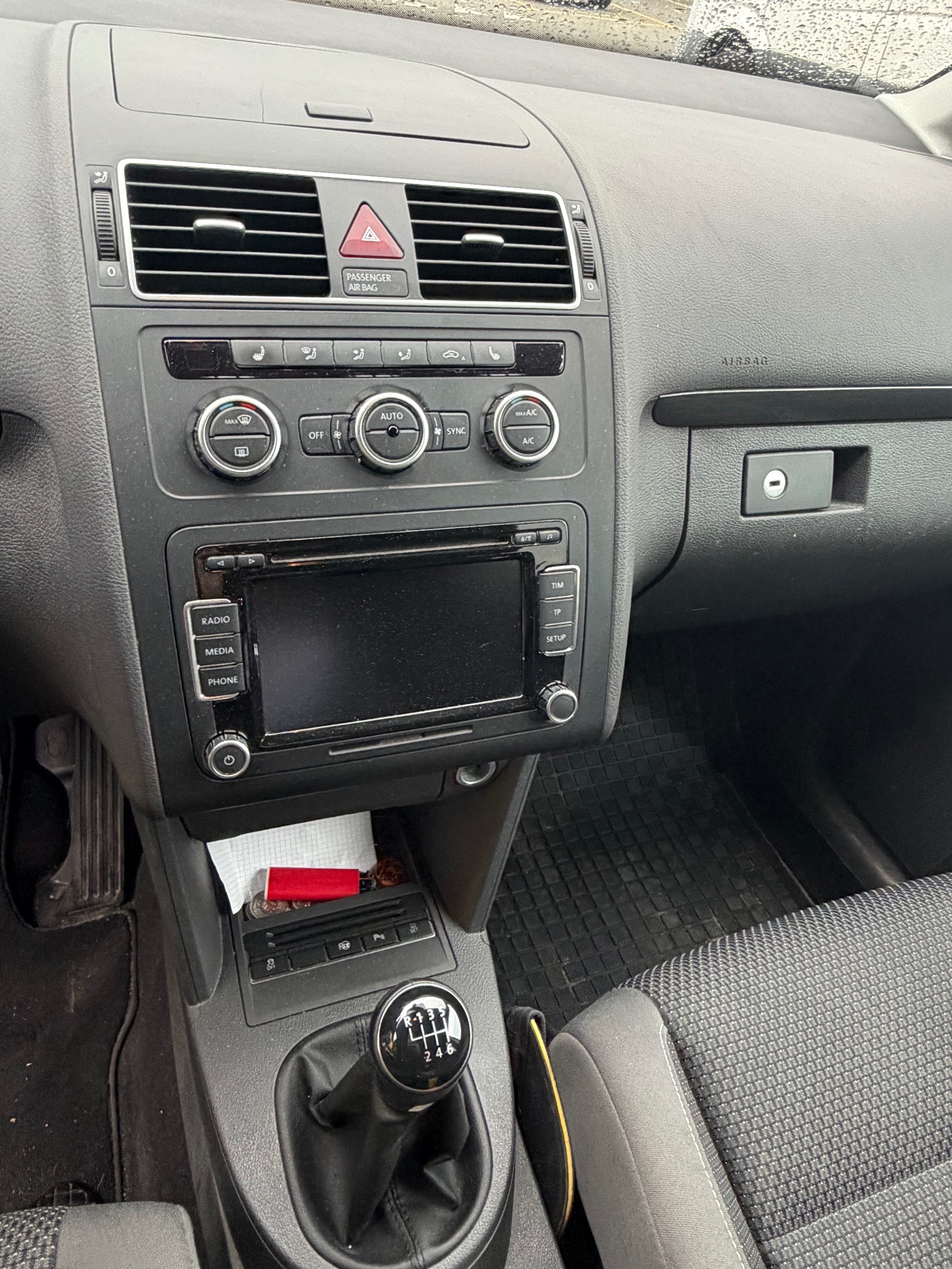 VW Touran 2.0 TDI — zdjęcie 14