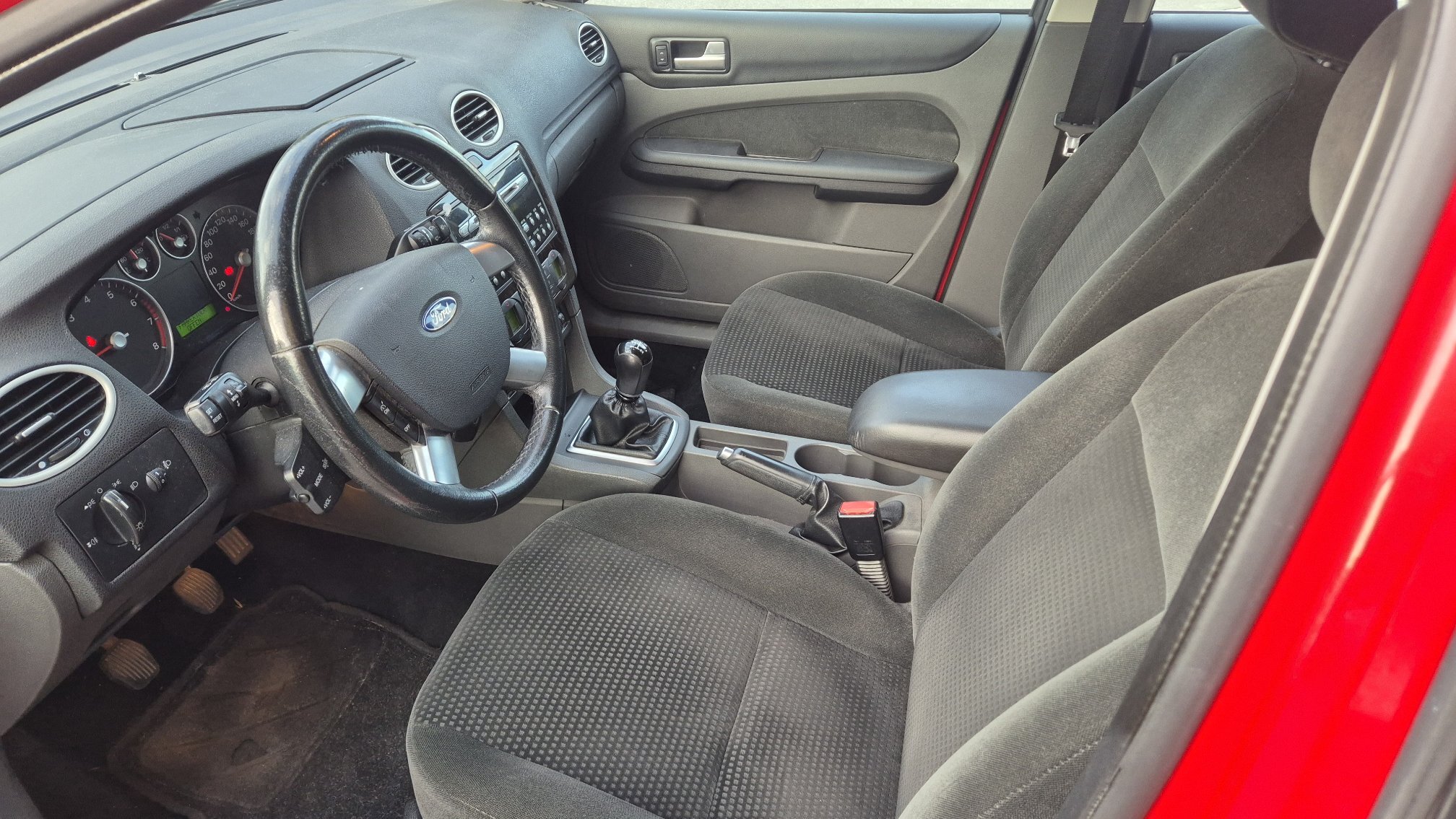 FORD FOCUS 2.0I 16V — zdjęcie 11