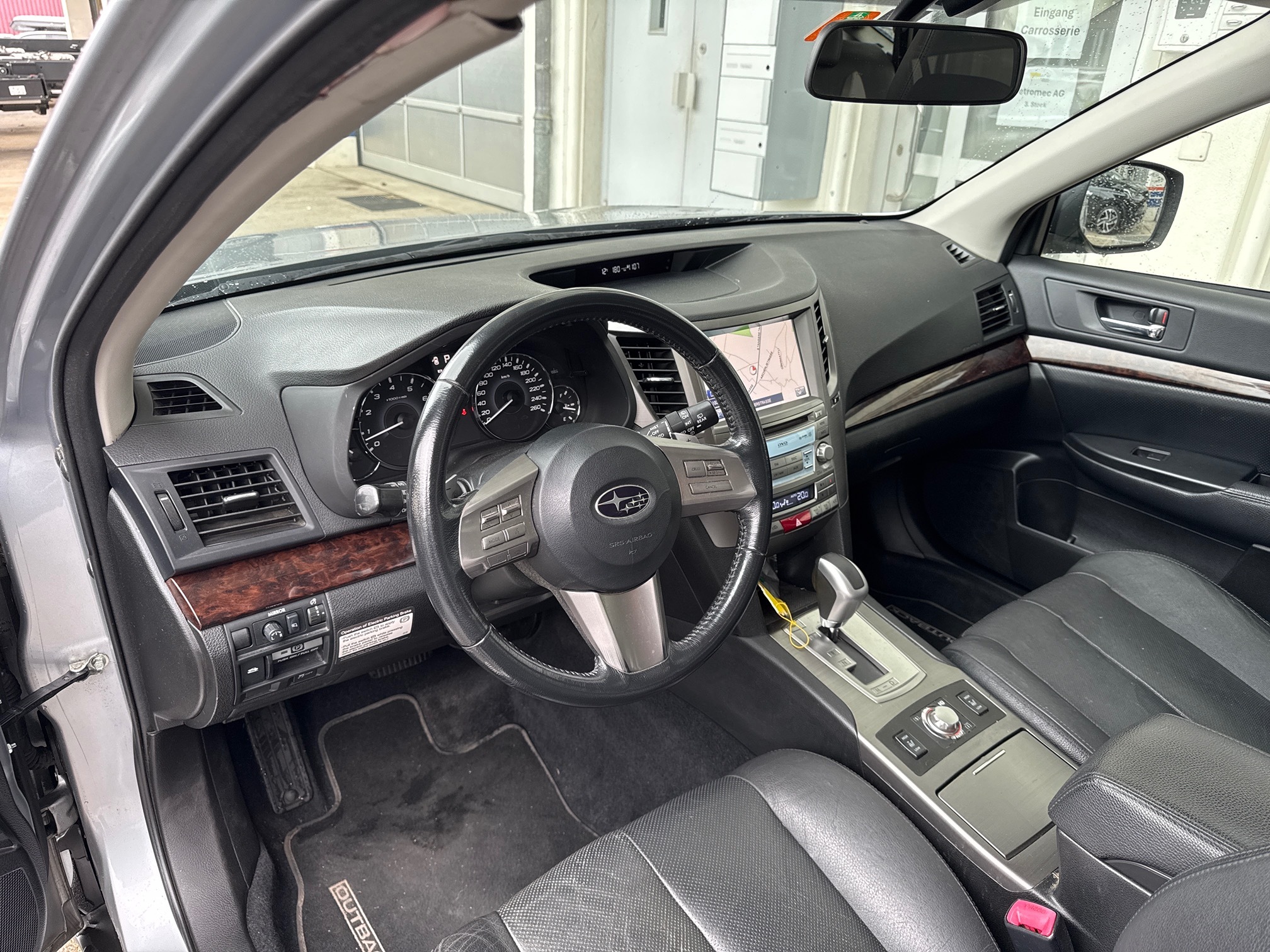 SUBARU Outback 3.6R AWD — zdjęcie 6