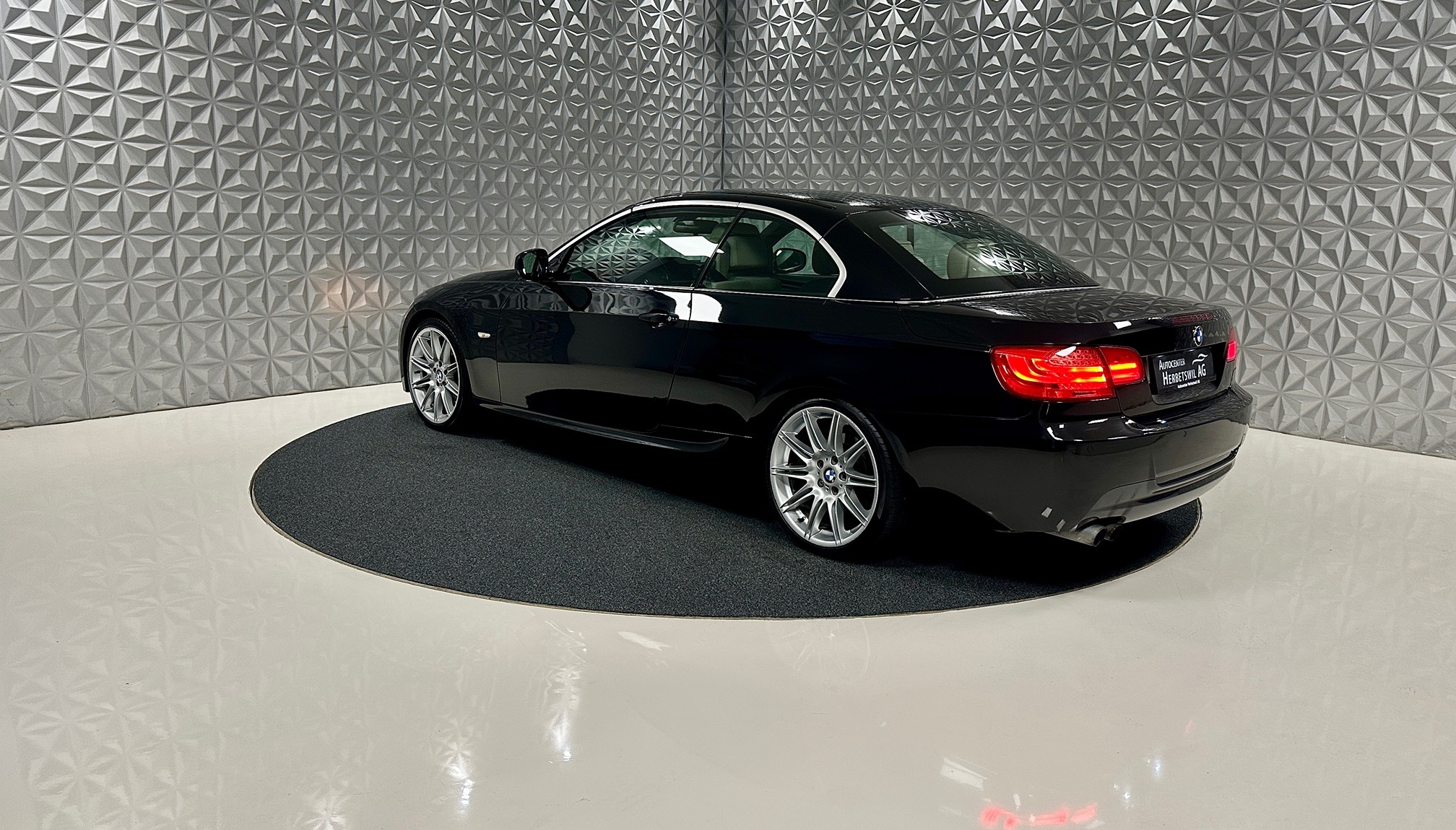 BMW 325i Cabrio — zdjęcie 8