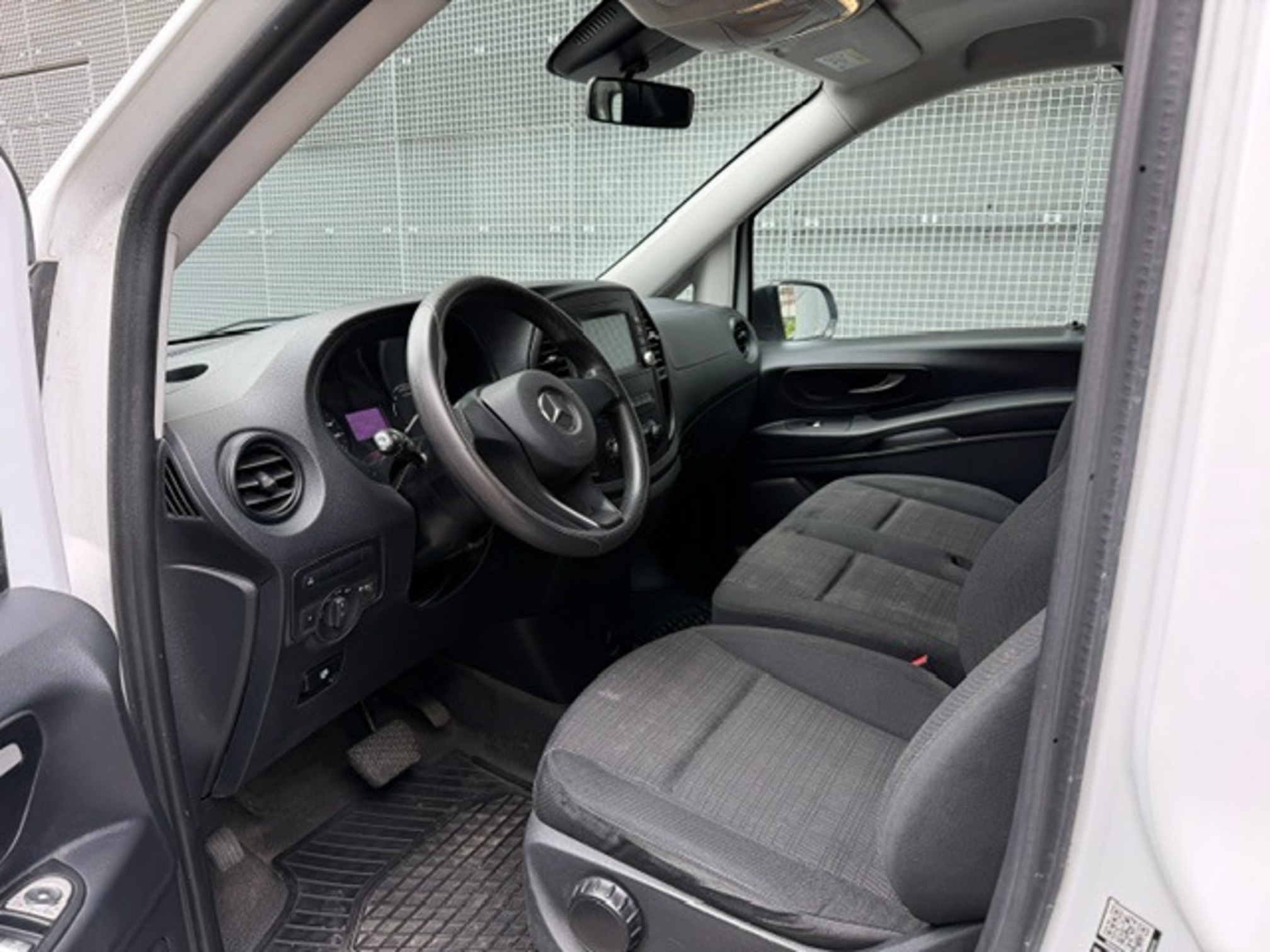 MERCEDES-BENZ eVito — zdjęcie 6