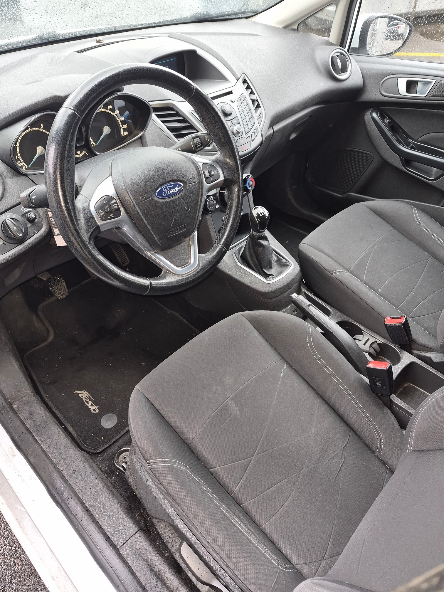 FORD Fiesta 1.0 SCTi — zdjęcie 9